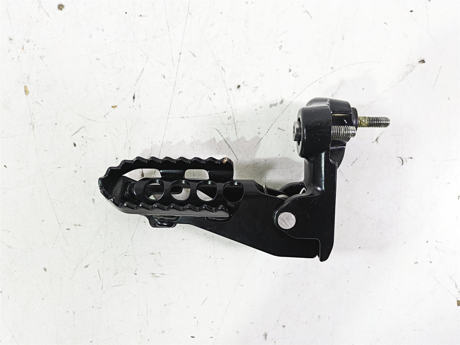 2020 Triumph Street Scrambler 900 Right Rider Footpeg Foot Peg T2081790 {{ shop.shopifyCountryName }} - Mototech271