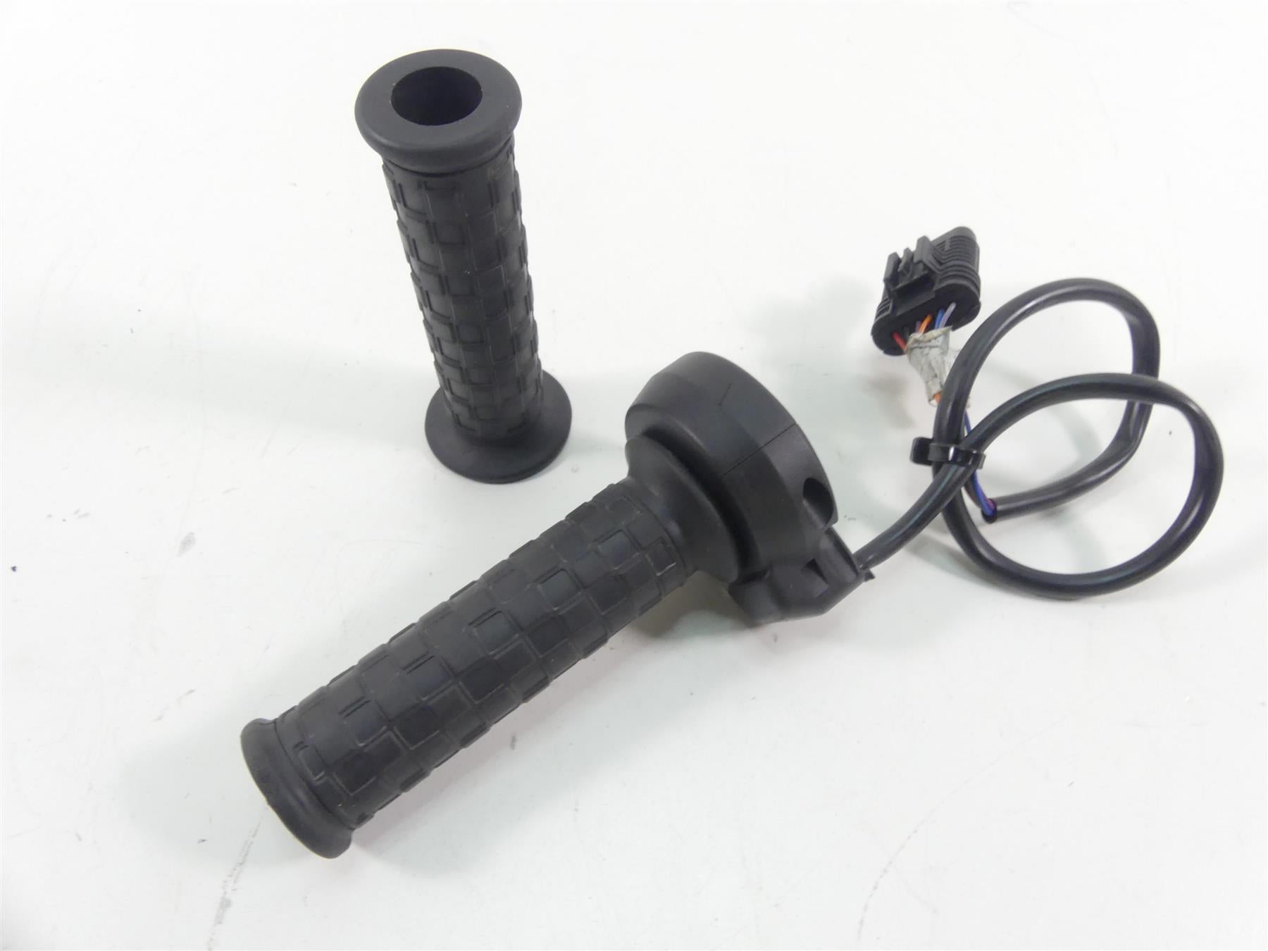 2022 Indian FTR1200 S Ride Fly By Wire Sensor + Grip Set 2414219 {{ shop.shopifyCountryName }} - Mototech271