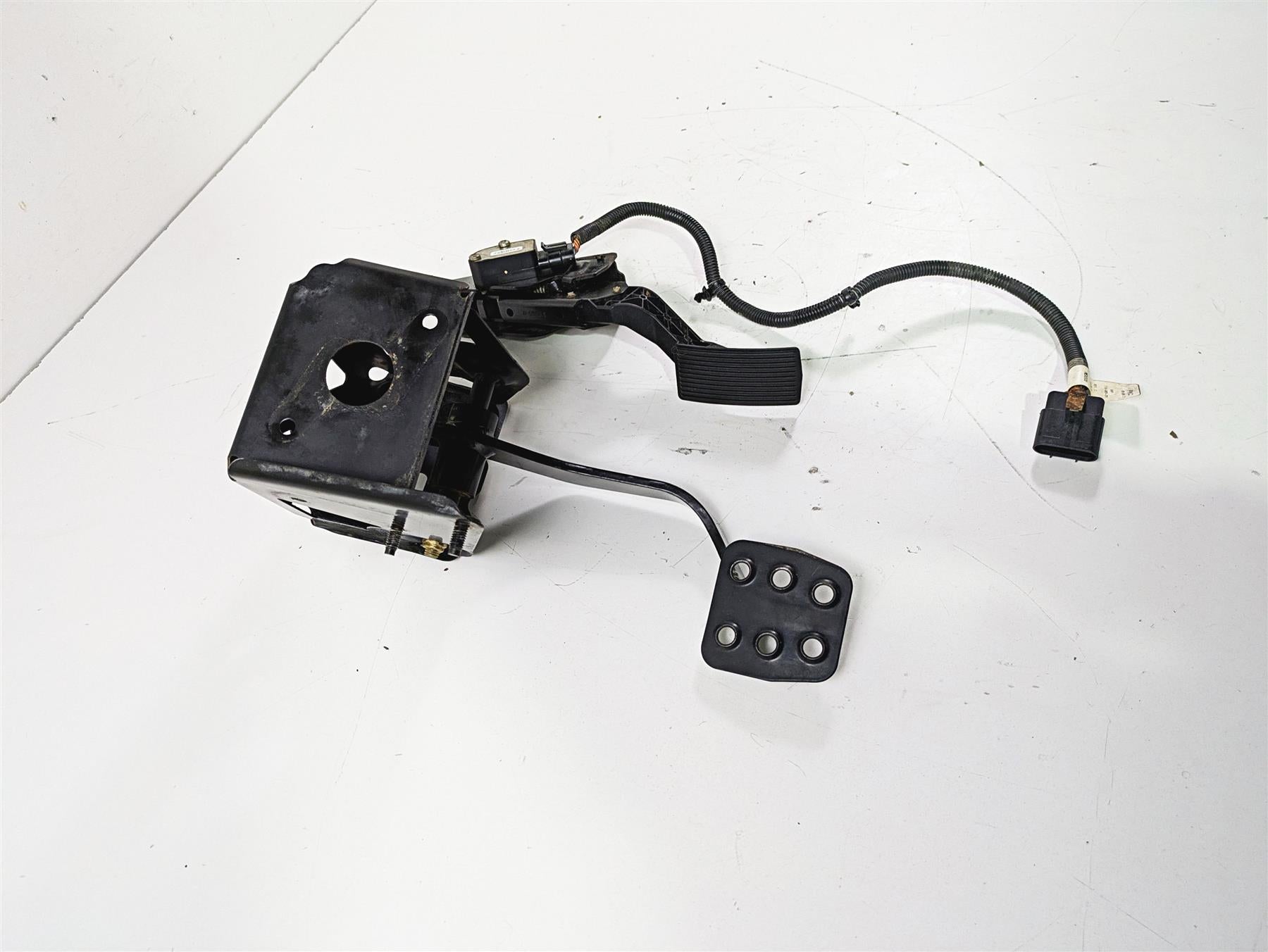 2019 Can Am Maverick X3 XRS Turbo R Foot Pedal Set & Mount 705207621 {{ shop.shopifyCountryName }} - Mototech271