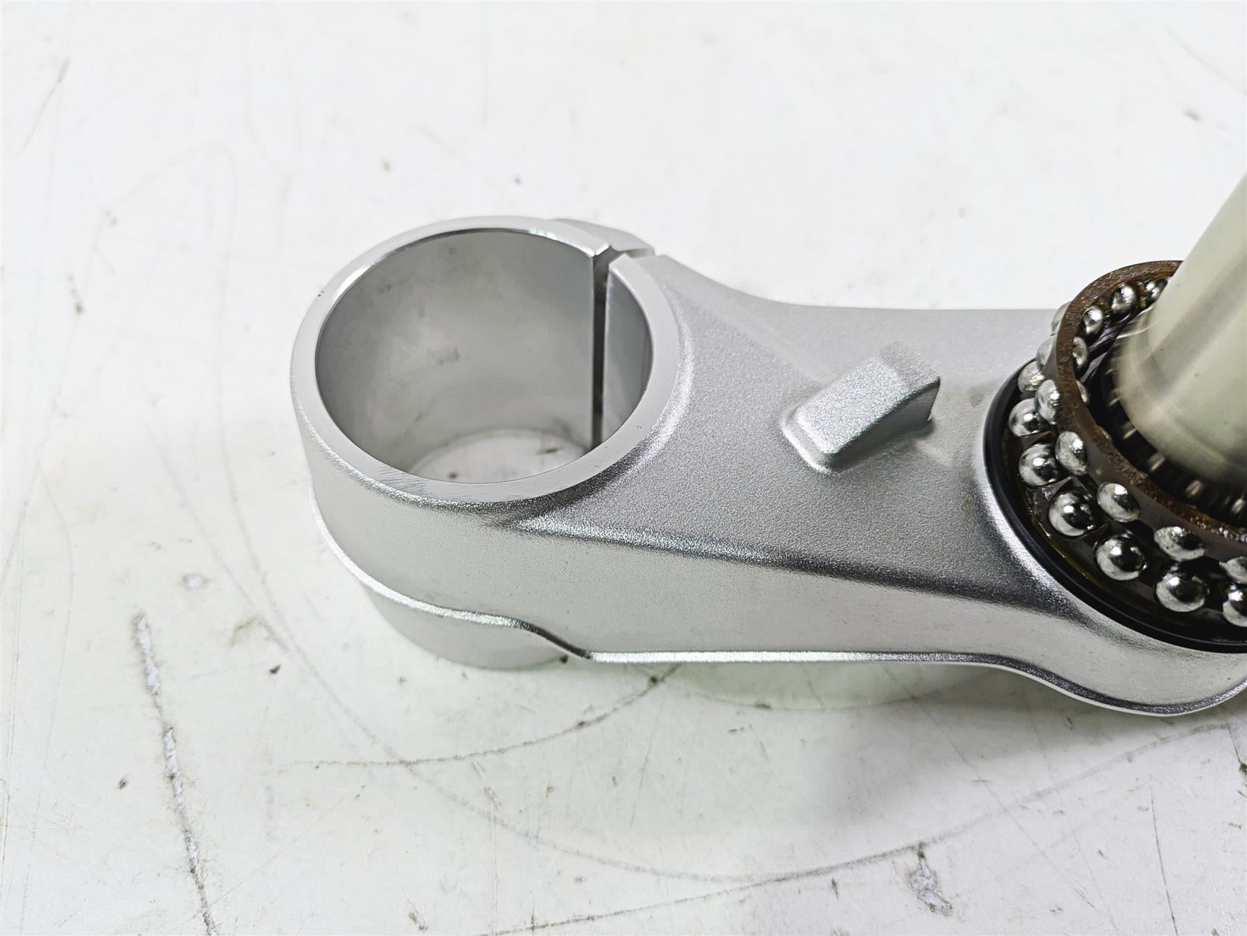 2022 MV Agusta F3 800 Rosso Lower Triple Tree Steering Clamp 8000B5700 {{ shop.shopifyCountryName }} - Mototech271