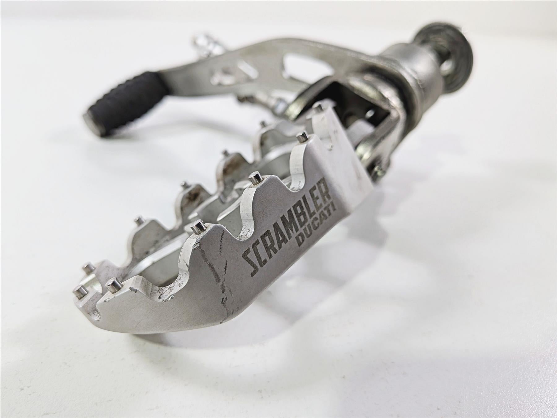2015 Ducati Scrambler Urban Enduro Left Foot Peg + Mount & Shifter 45620781AA-Mototech271