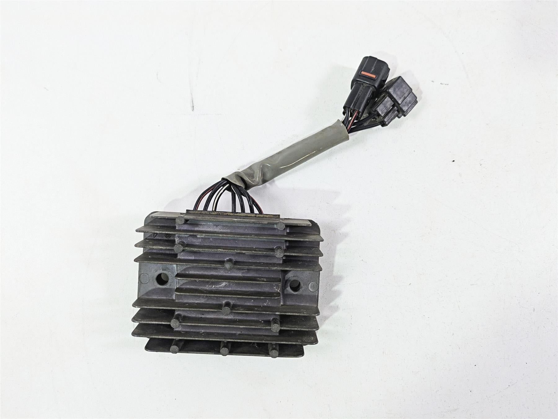 2006 Suzuki GSXR1000 K6 Voltage Regulator Rectifier 32800-41G00 32800-47H00 {{ shop.shopifyCountryName }} - Mototech271