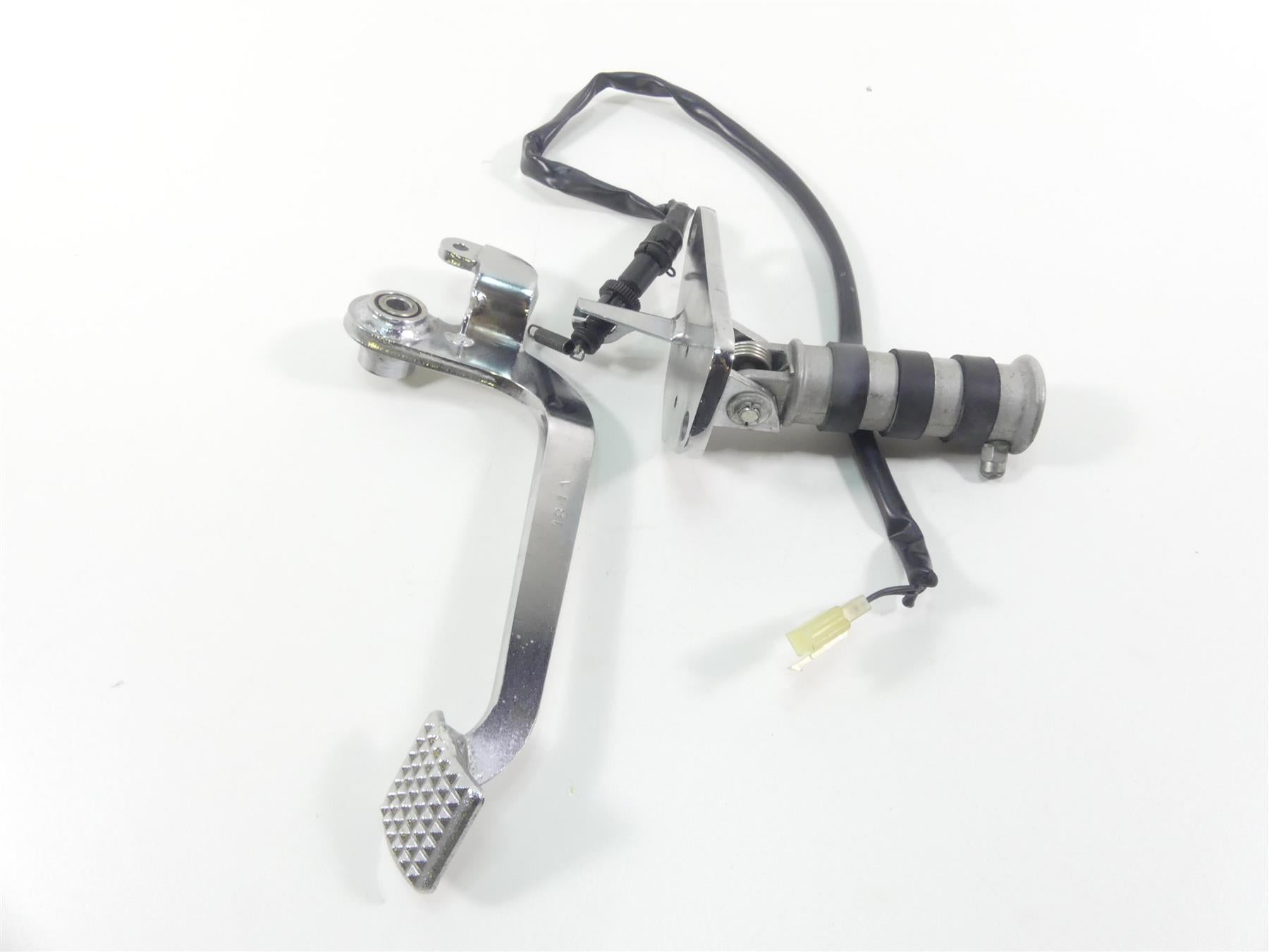 2007 Honda VT1100 C2 Shadow Front Right Foot Peg & Brake Pedal 50615-MCK-A00 {{ shop.shopifyCountryName }} - Mototech271