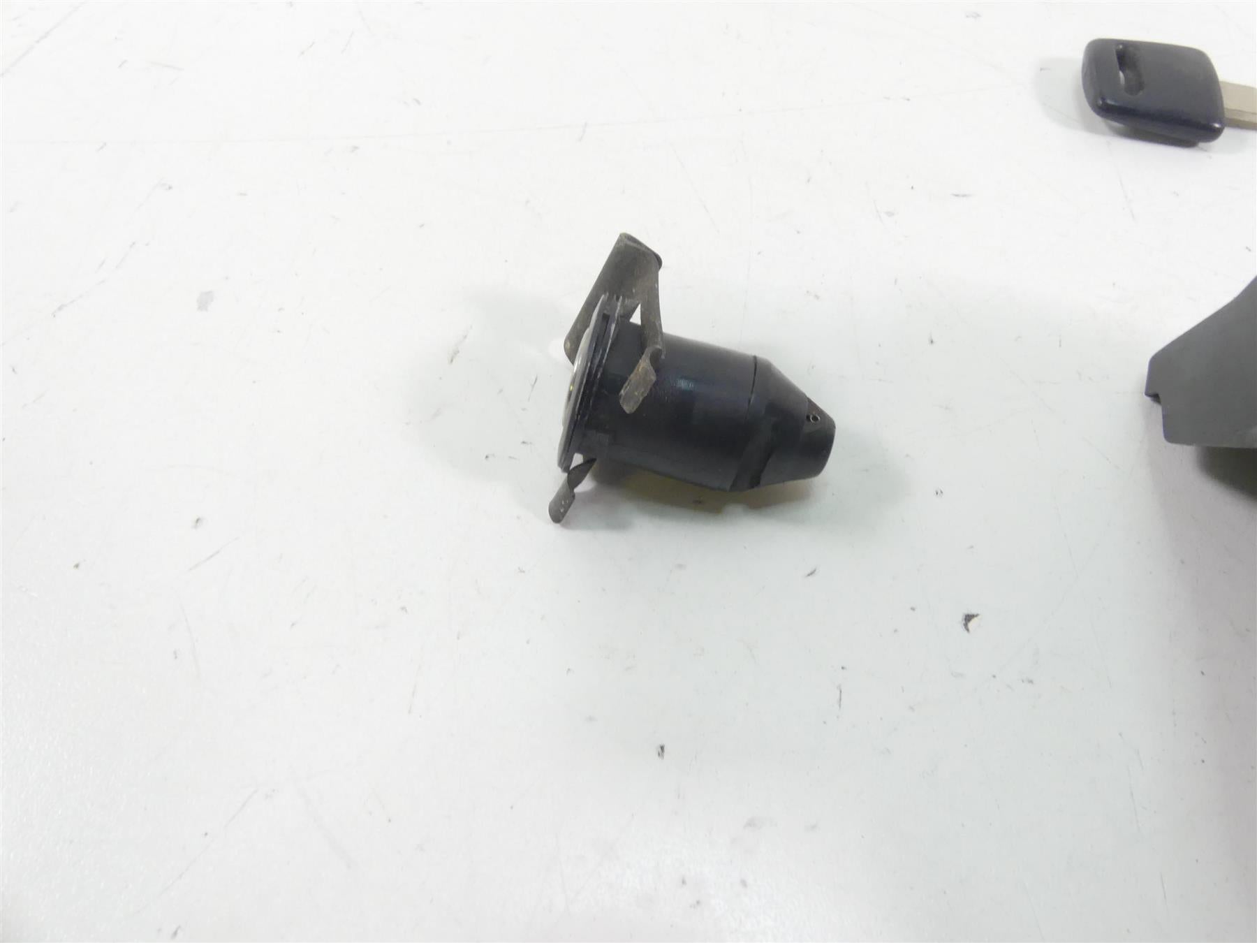 1977 Honda CB750 A Four Hondamatic Ignition Switch Key Lock Set 35010-393-772 {{ shop.shopifyCountryName }} - Mototech271