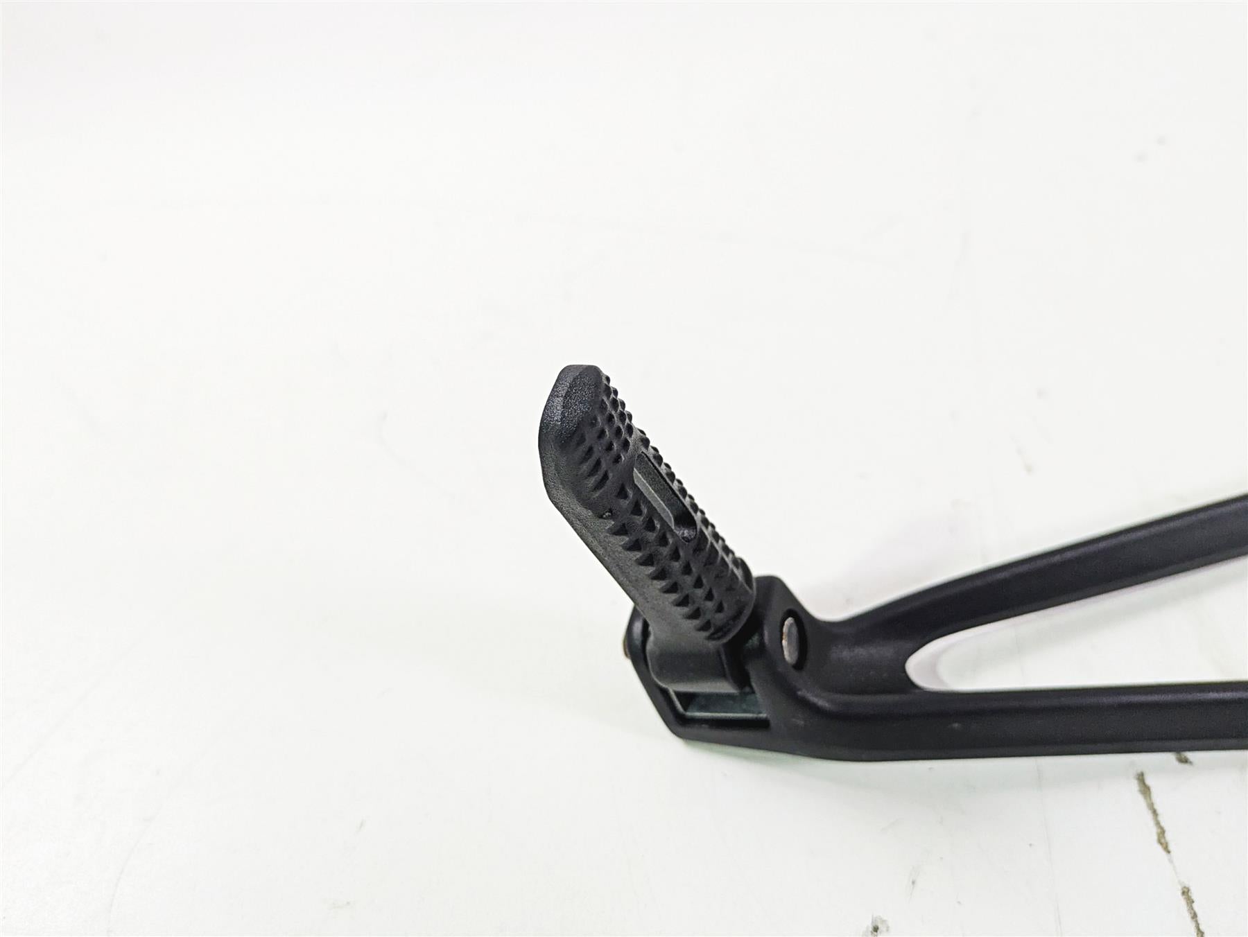 2017 BMW S1000RR K46 Rear Passenger Foot Peg Set 46718521680 46718521681 {{ shop.shopifyCountryName }} - Mototech271