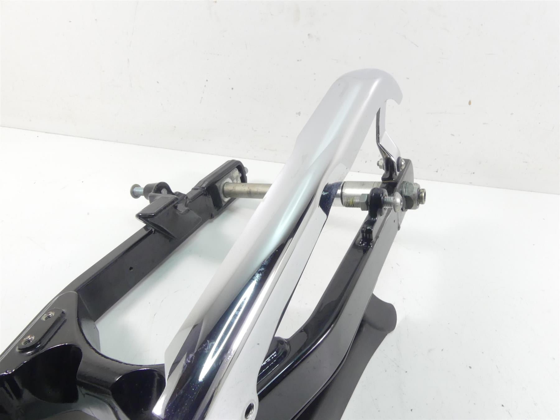 2010 Harley FXDWG Dyna Wide Glide Rear Swingarm Swing Arm & 25mm Axle 47820-10 {{ shop.shopifyCountryName }} - Mototech271