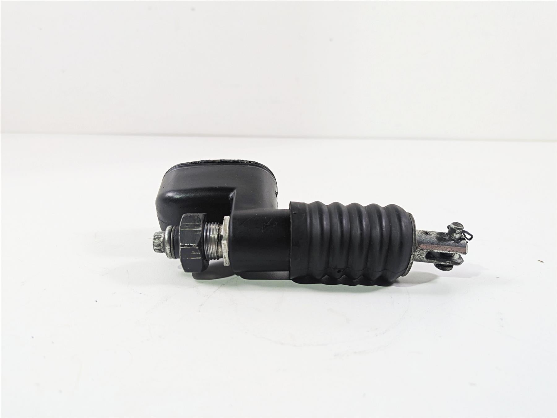 2001 Harley Touring FLHX Street Glide Rear Brake Master Cylinder 41755-99F {{ shop.shopifyCountryName }} - Mototech271