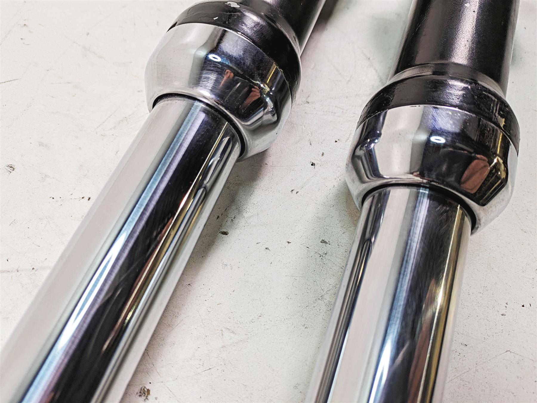 2005 Harley Dyna FXDL Low Rider Straight Front Fork Leg Set 39mm - Read 45947-04 {{ shop.shopifyCountryName }} - Mototech271