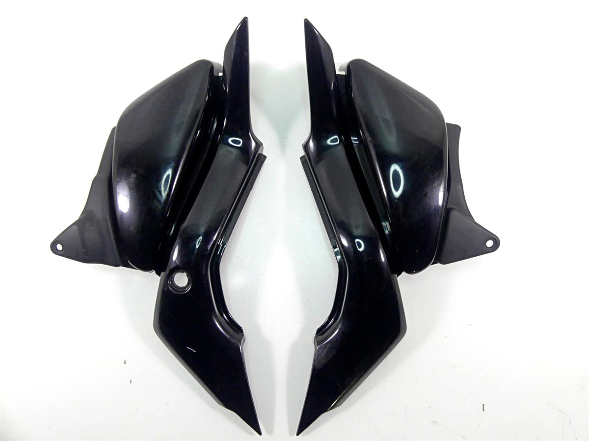 2008 Suzuki M109R VZR1800 Between Leg Side Cover Fairing Set 47211-48G00 {{ shop.shopifyCountryName }} - Mototech271