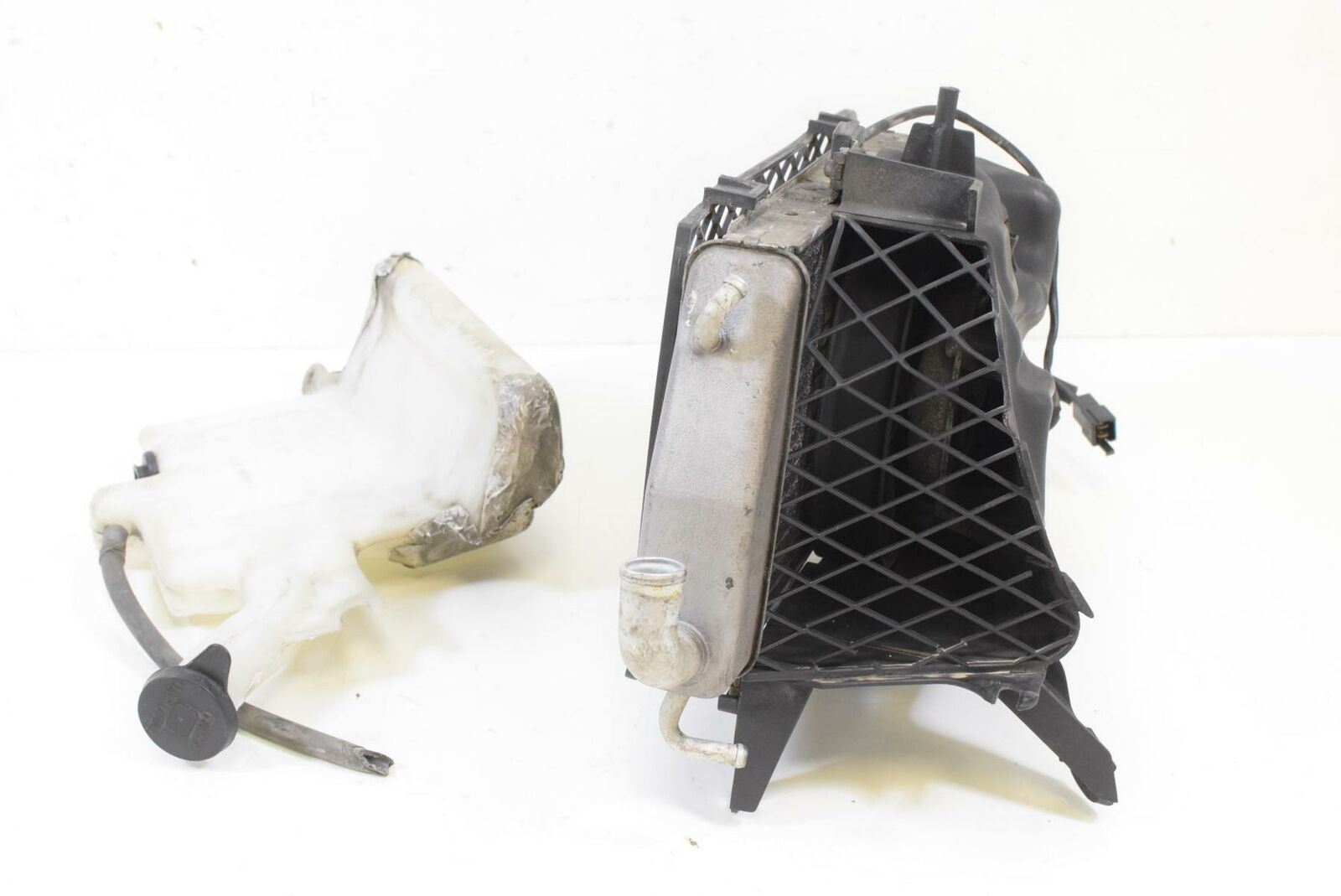 2005 Honda Goldwing GL1800 Left Coolant Radiator Fan Hoses 19010-MCA-003 {{ shop.shopifyCountryName }} - Mototech271