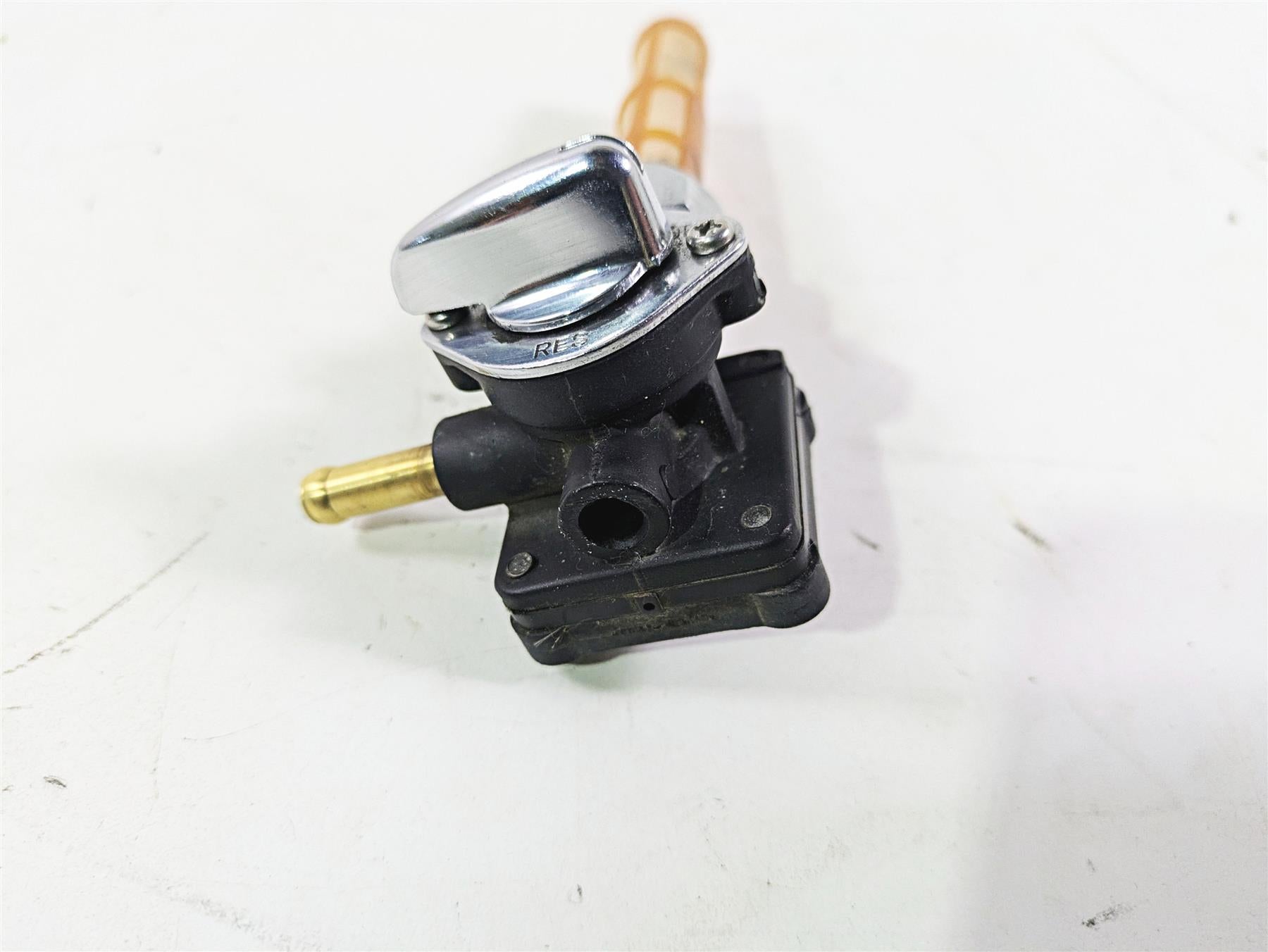 2004 Harley Softail FLSTF Fat Boy Fuel Gas Petrol Petcock 61338-02 {{ shop.shopifyCountryName }} - Mototech271