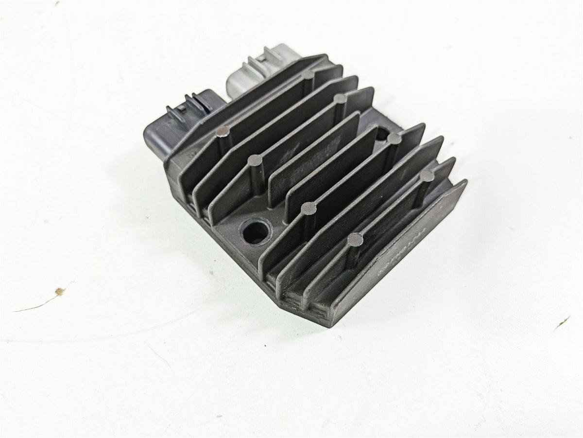 2008 Yamaha XVS1300 V-Star Tourer Rectifier Voltage Regulator 1D7-81960-01-00 {{ shop.shopifyCountryName }} - Mototech271