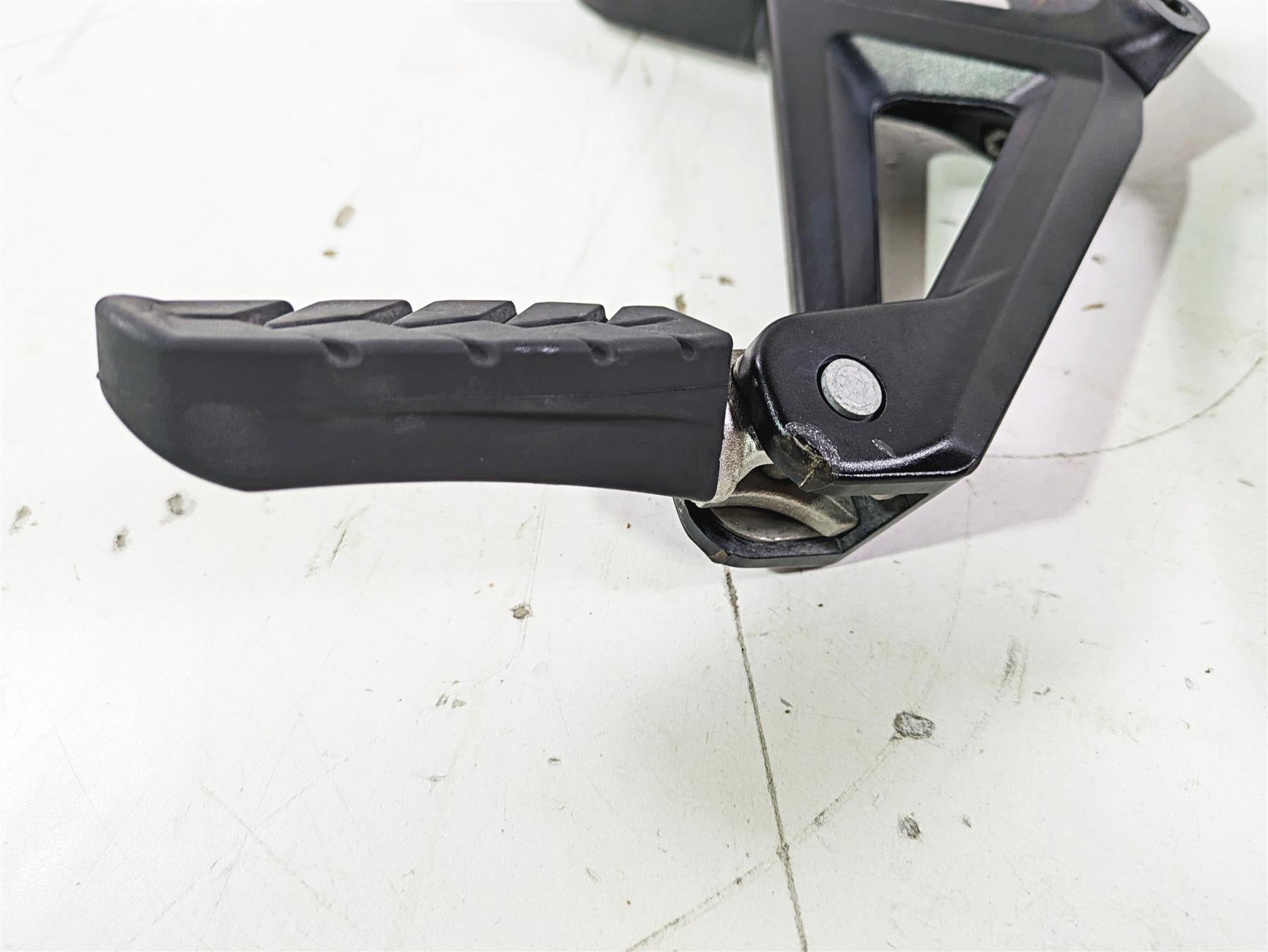 2022 KTM 1290 Super Adventure S Rear Passenger Footpeg Set 61912020090C1 {{ shop.shopifyCountryName }} - Mototech271