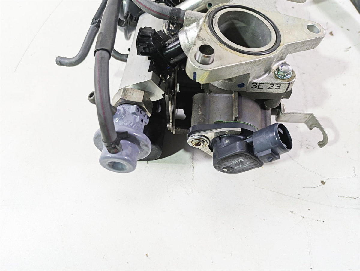 2004 Honda Aquatrax R-12X Throttle Body Bodies Fuel Injectors 16400-HW3-671 {{ shop.shopifyCountryName }} - Mototech271