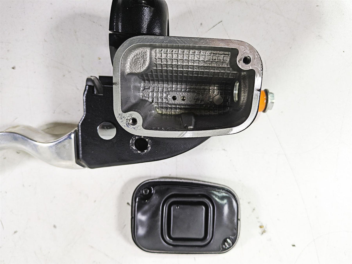 2019 Harley FLHCS Softail Heritage Front Brake Master Cylinder 1/2" 41700233 {{ shop.shopifyCountryName }} - Mototech271