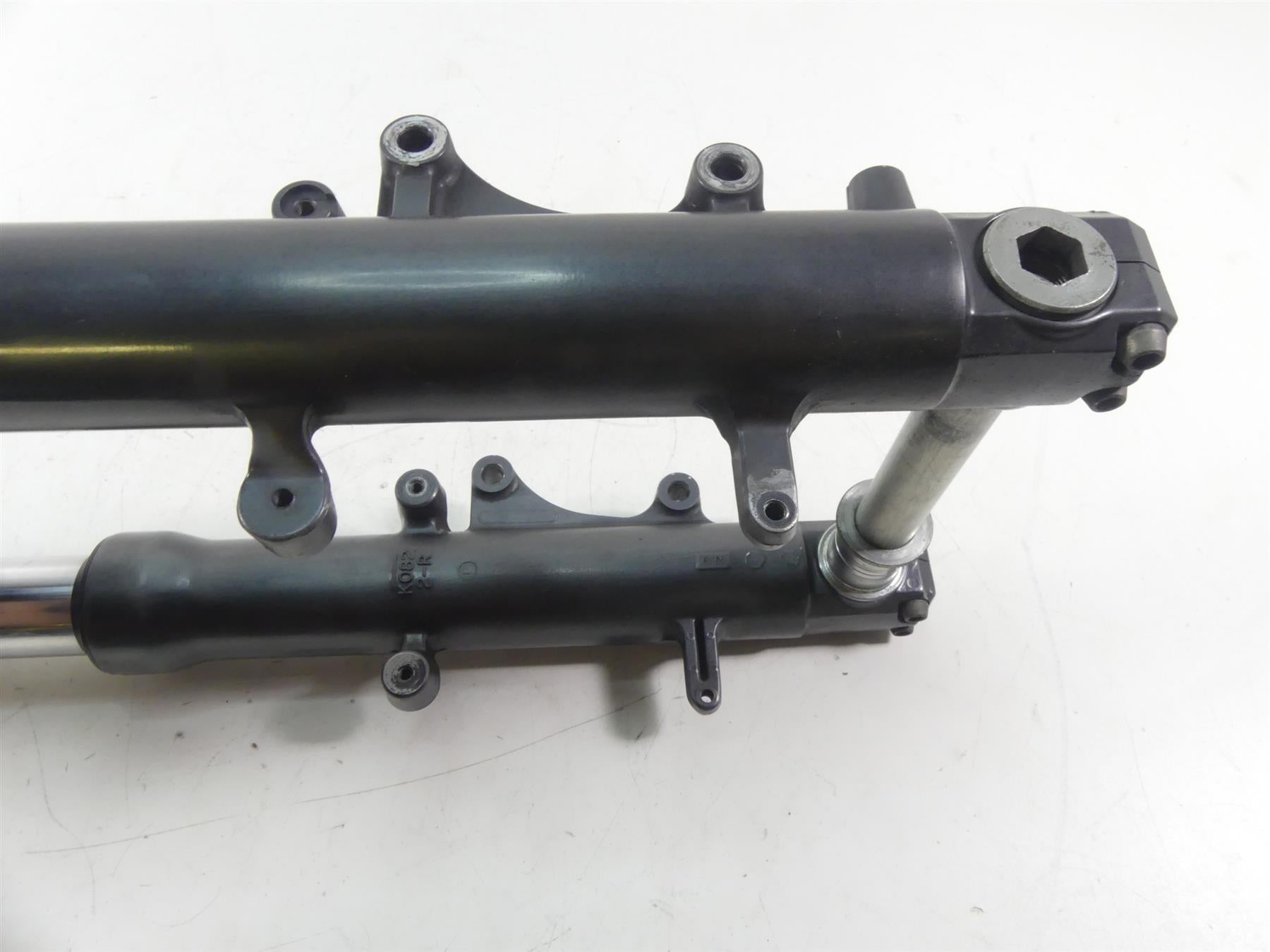 2001 Kawasaki ZX600J2 ZX6R Ninja Front Forks Triple Tree Set 44075-1109 {{ shop.shopifyCountryName }} - Mototech271