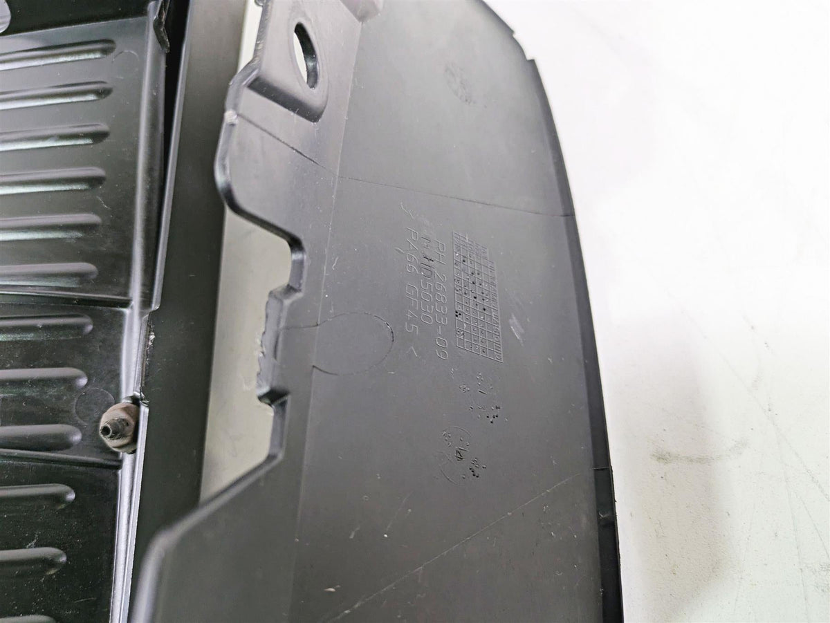 2013 Harley VRSCF Muscle Rod Radiator Center Cover Fairing 26826-09 {{ shop.shopifyCountryName }} - Mototech271
