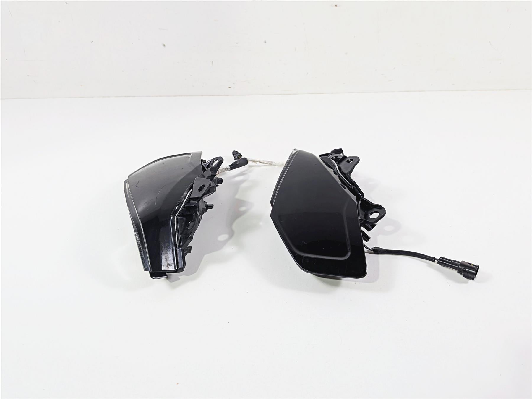 2023 Yamaha MT10 MTN1000 Front Left Right Pilot Position Lights B5Y-84301-01-00 {{ shop.shopifyCountryName }} - Mototech271