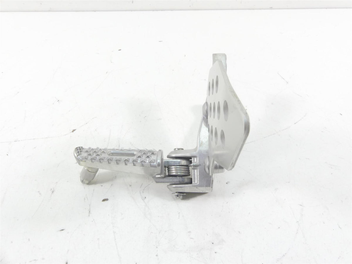 2021 Honda CBR600RR Front Left Rider Driver Footpeg Foot Peg 50700-MFJ-D00 {{ shop.shopifyCountryName }} - Mototech271