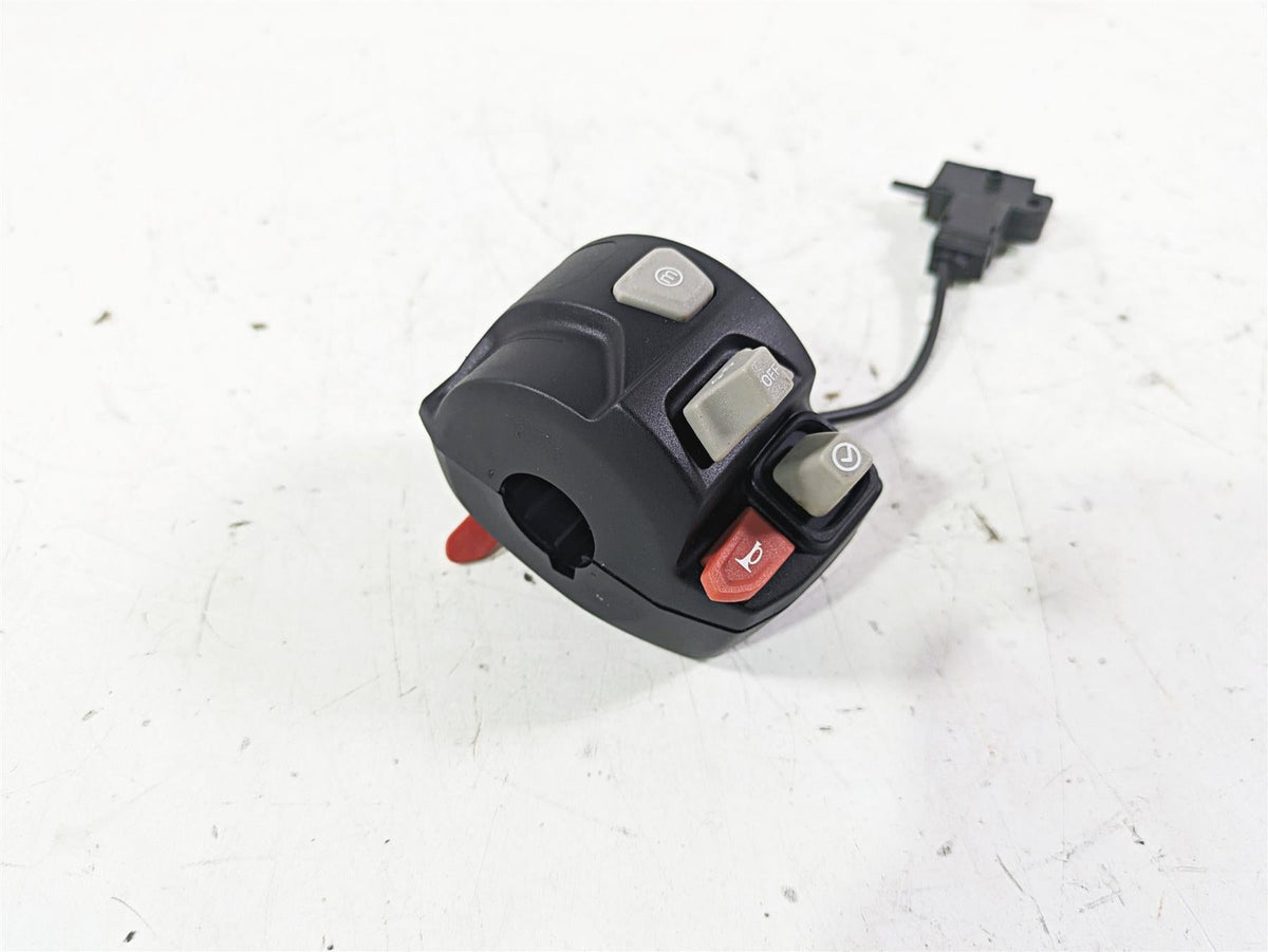 2023 Triumph Street Triple 765 RS Left Turn Signal Control Switch -Read T2044338 {{ shop.shopifyCountryName }} - Mototech271