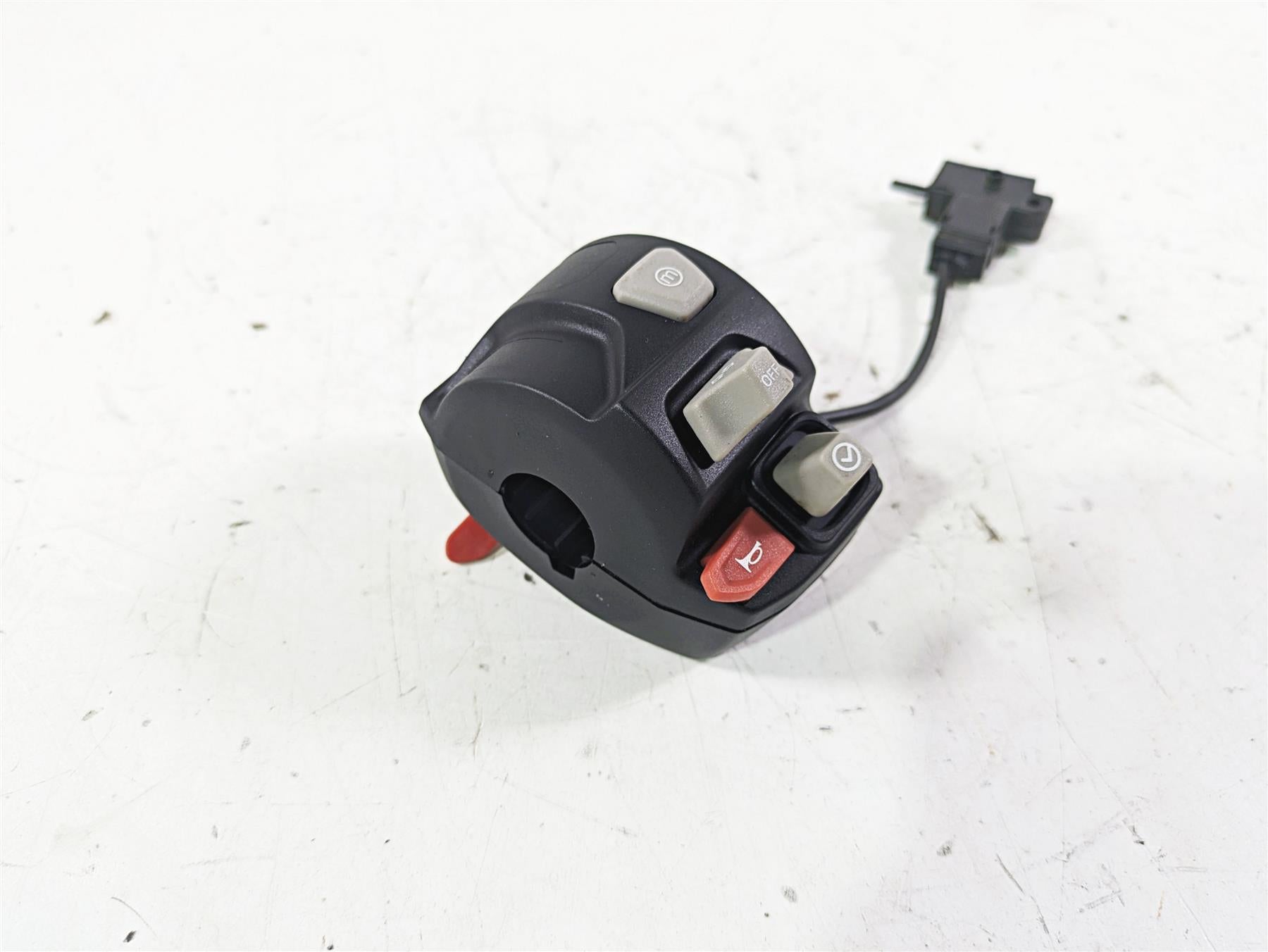 2023 Triumph Street Triple 765 RS Left Turn Signal Control Switch -Read T2044338 {{ shop.shopifyCountryName }} - Mototech271