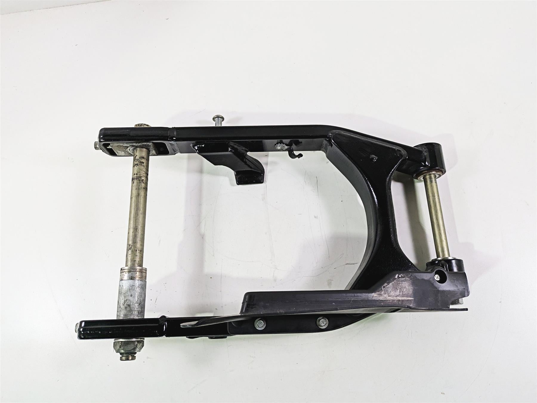 2016 Harley FXDL Dyna Low Rider Rear Swingarm & Belt Guards 47820-10 {{ shop.shopifyCountryName }} - Mototech271