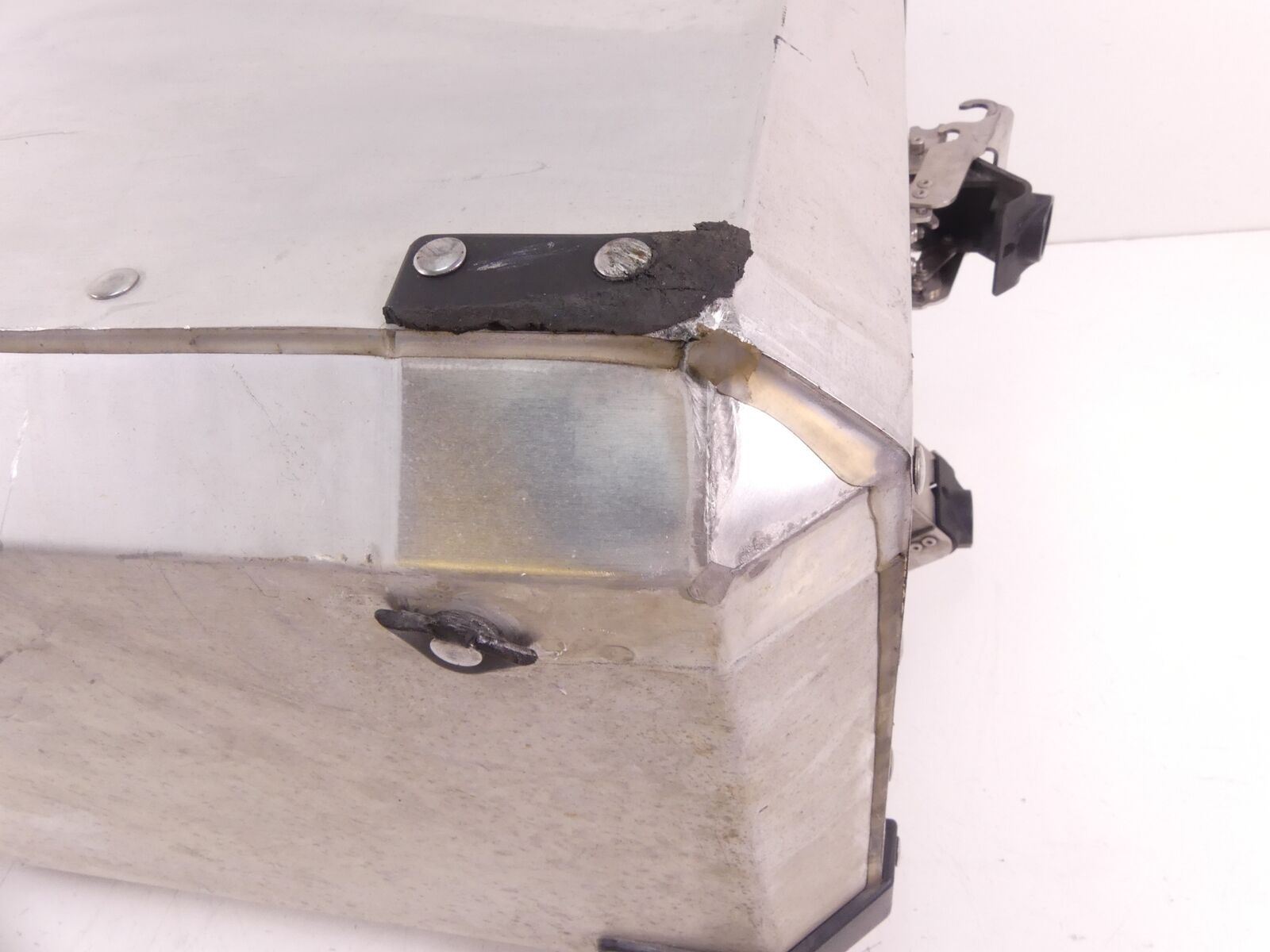 2008 BMW R1200GS K255 Adv Right Saddlebag Luggage Case Carrier 77418566457 {{ shop.shopifyCountryName }} - Mototech271