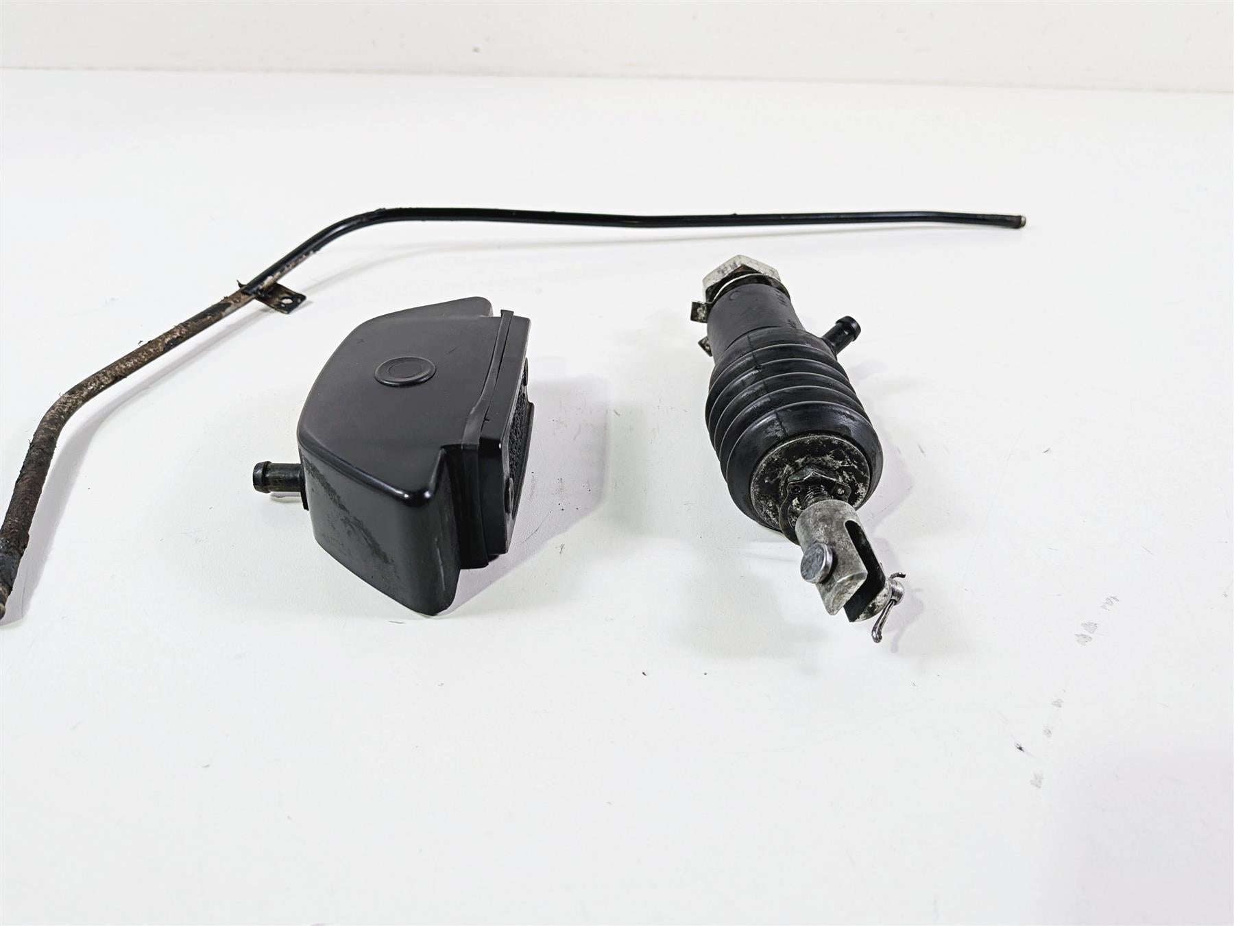 1993 Harley Touring FLHTCU Electra Glide Rear Brake Master Cylinder 41755-92A {{ shop.shopifyCountryName }} - Mototech271