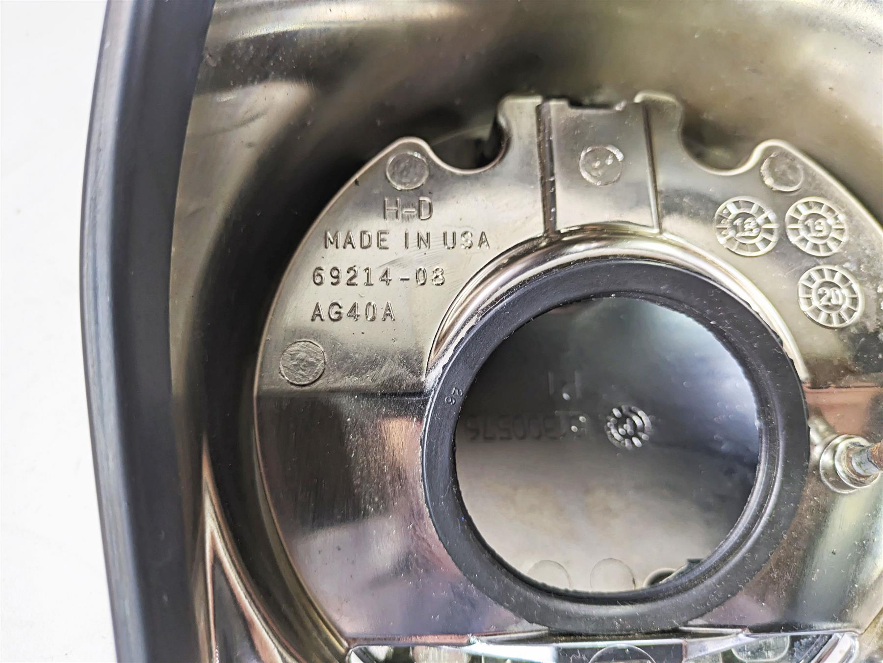 2020 Harley Touring FLHT Electra Glide Fuel Gas Tank Cover Dash 69214-08 {{ shop.shopifyCountryName }} - Mototech271