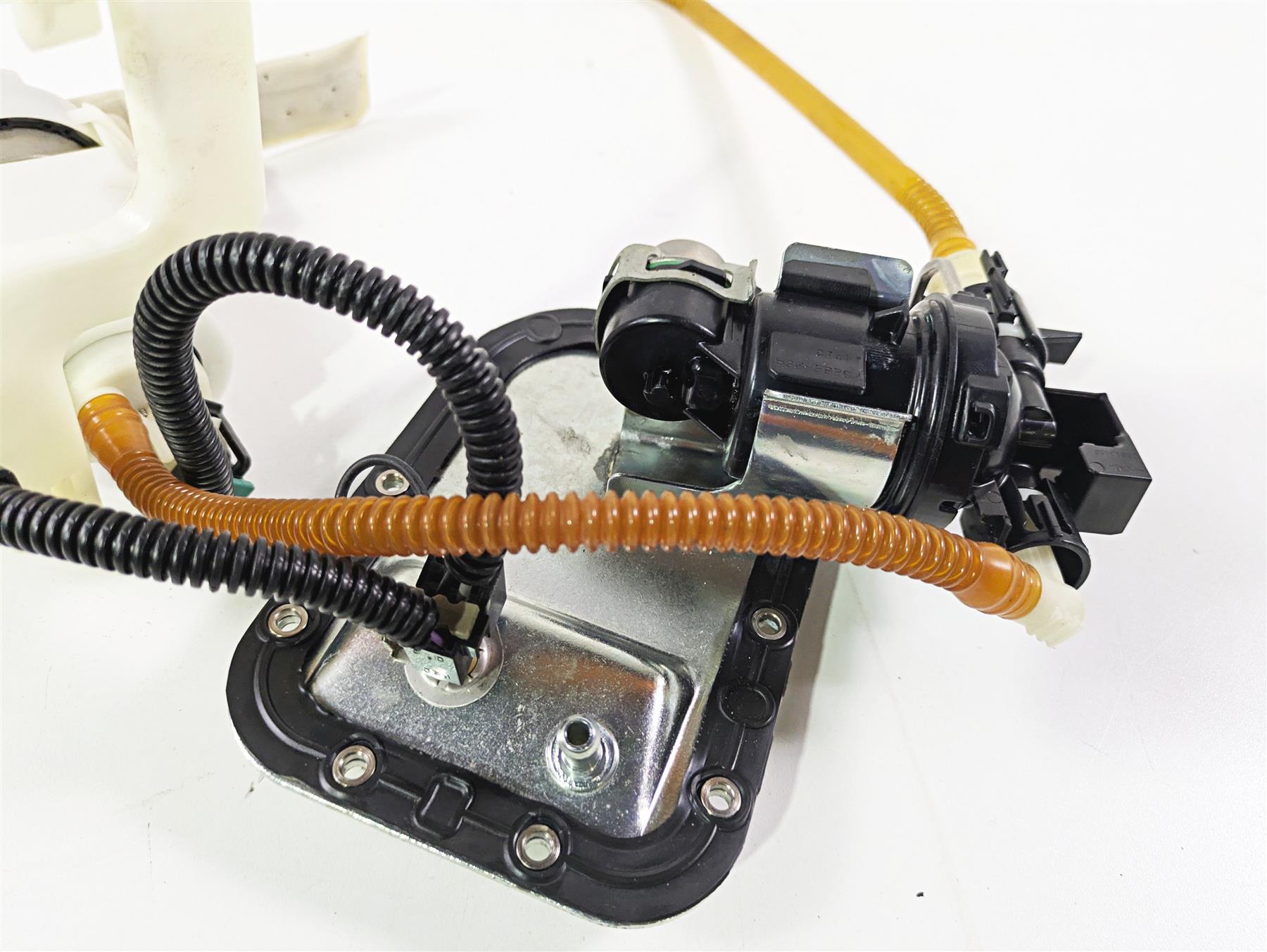 2017 Harley Softail Heritage Classic FLSTC Fuel Gas Pump 75252-11A 75284-08A {{ shop.shopifyCountryName }} - Mototech271