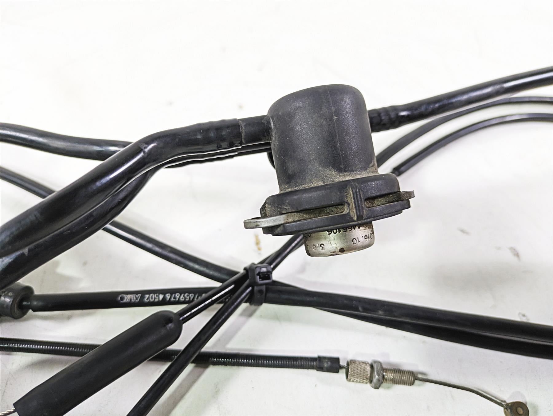 2004 BMW R1150GS R21 Throttle Body Set & Junction Box 13541342495 13541342496 {{ shop.shopifyCountryName }} - Mototech271