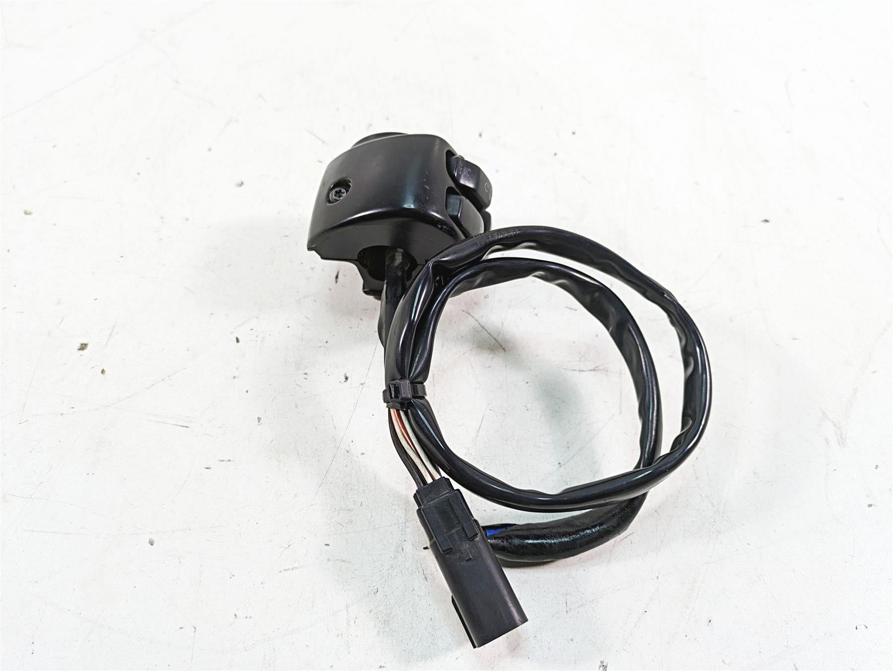 2007 Harley Sportster XL1200 C Right Hand Start Control Switch - Read 71684-06A {{ shop.shopifyCountryName }} - Mototech271