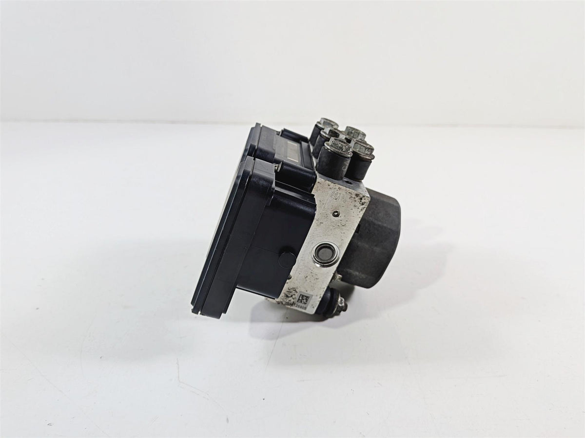 2018 Harley Touring FLHTCU Electra Glide Abs Brake Pump Module 41100046A-Mototech271