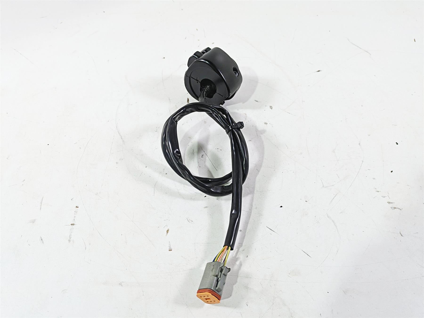 2003 Harley Dyna FXDL Low Rider 100TH Left Hand Control Switch 71597-96B {{ shop.shopifyCountryName }} - Mototech271