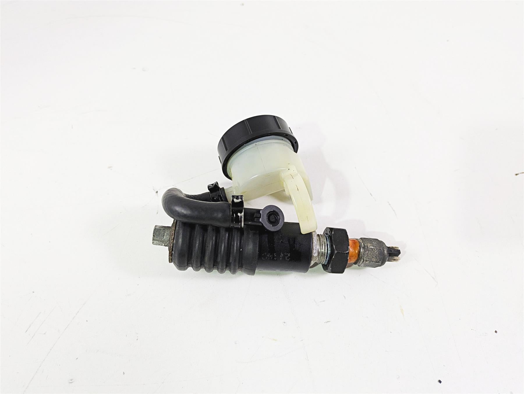 2015 Harley FXDF Dyna Fat Bob Rear Brake Master Cylinder 41700060