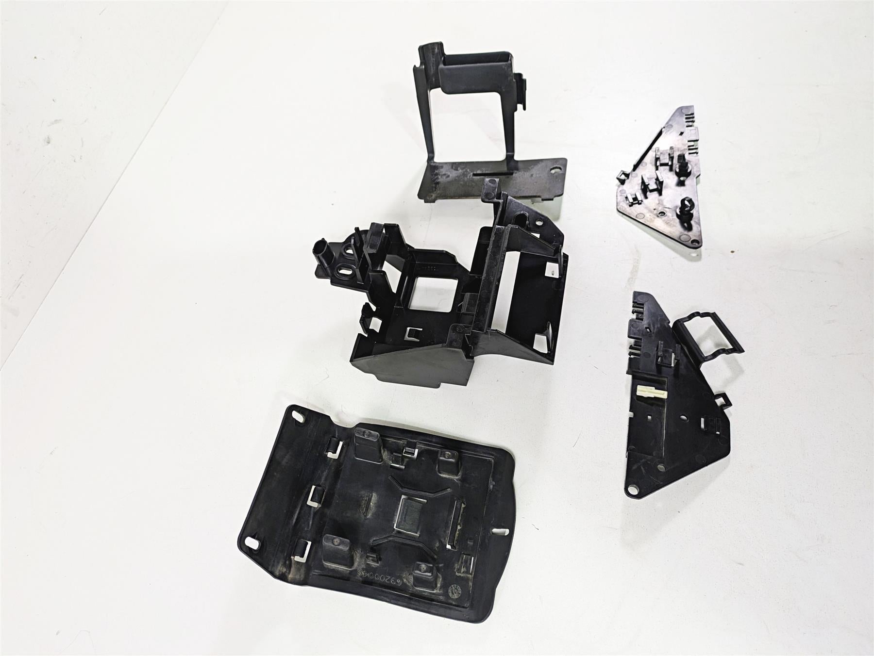2014 Harley FLS Softail Slim Electric Battery Holder Plastic Set 70354-11 {{ shop.shopifyCountryName }} - Mototech271