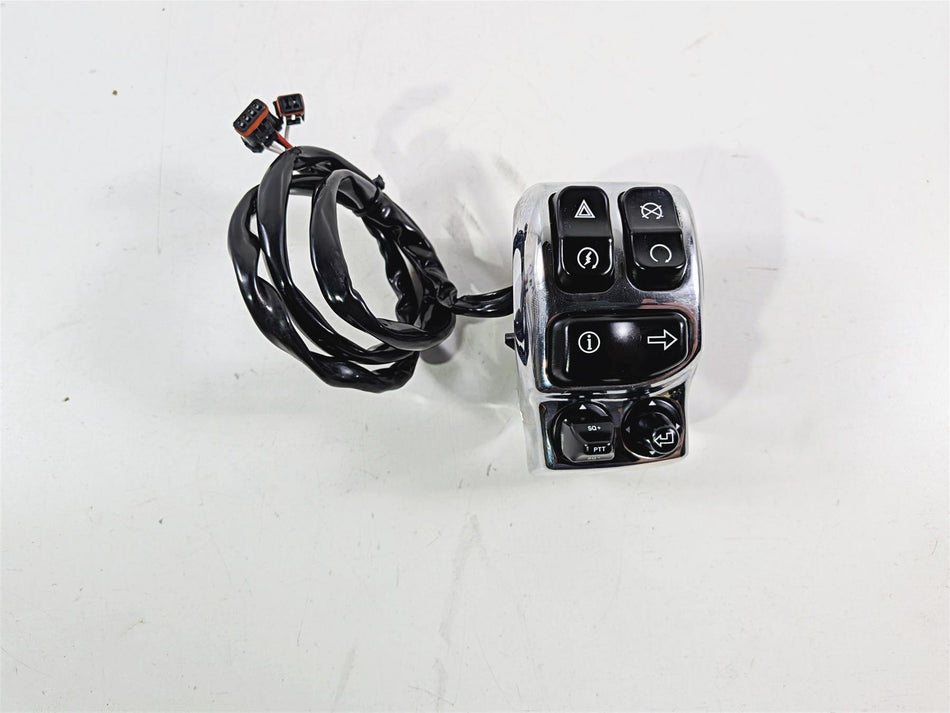 2015 Harley Touring FLTRUSE CVO Road Glide Right Hand Control Switch 71500083C-Mototech271