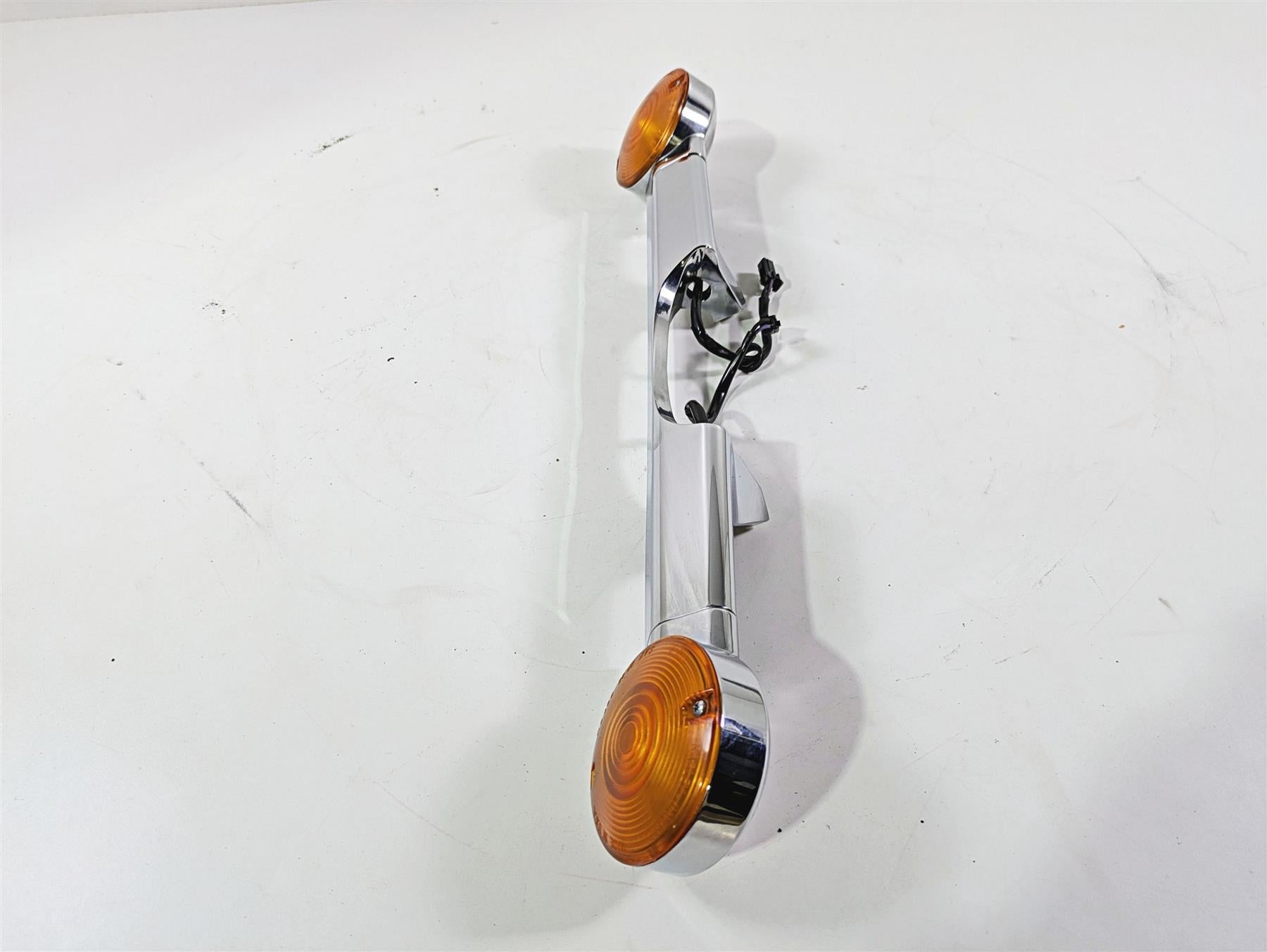 2010 Harley Touring FLHTK Electra Glide Rear Turn Signal Bar 68510-74C {{ shop.shopifyCountryName }} - Mototech271