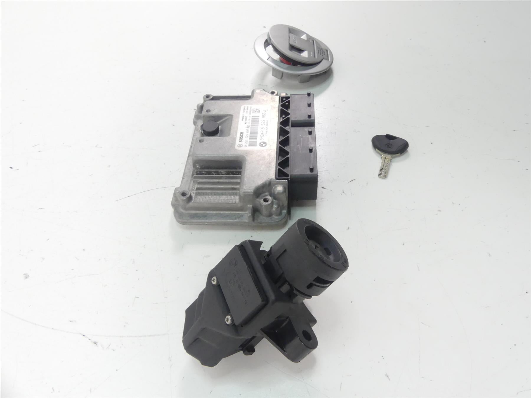 2012 BMW S1000RR K46 Cdi Ecu Ecm Ignition Switch Key Set 8523966 81357705247 {{ shop.shopifyCountryName }} - Mototech271