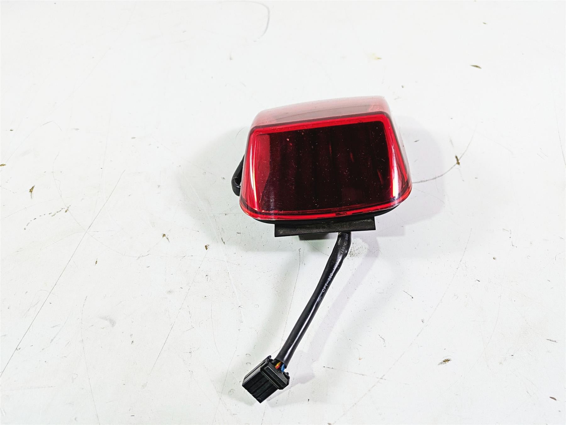 2003 Harley Softail FXSTDI Deuce 100th Taillight Tail Light & Wiring 68354-00A {{ shop.shopifyCountryName }} - Mototech271