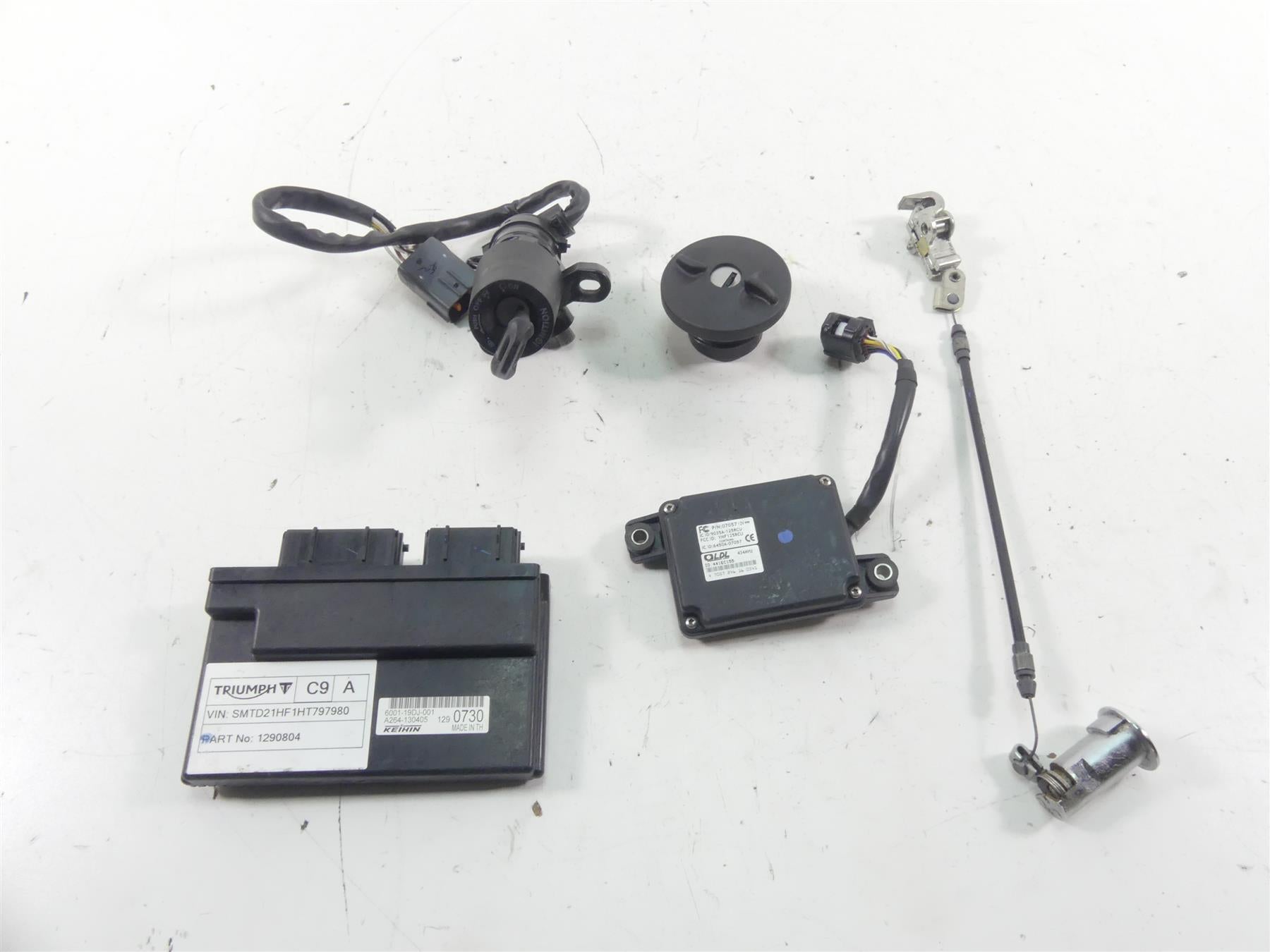2017 Triumph Thruxton 1200 R Ignition Switch Cdi Ecu Key Set 2017 Triumph Thruxton 1200 R Ignition Switch Cdi Ecu Key Set