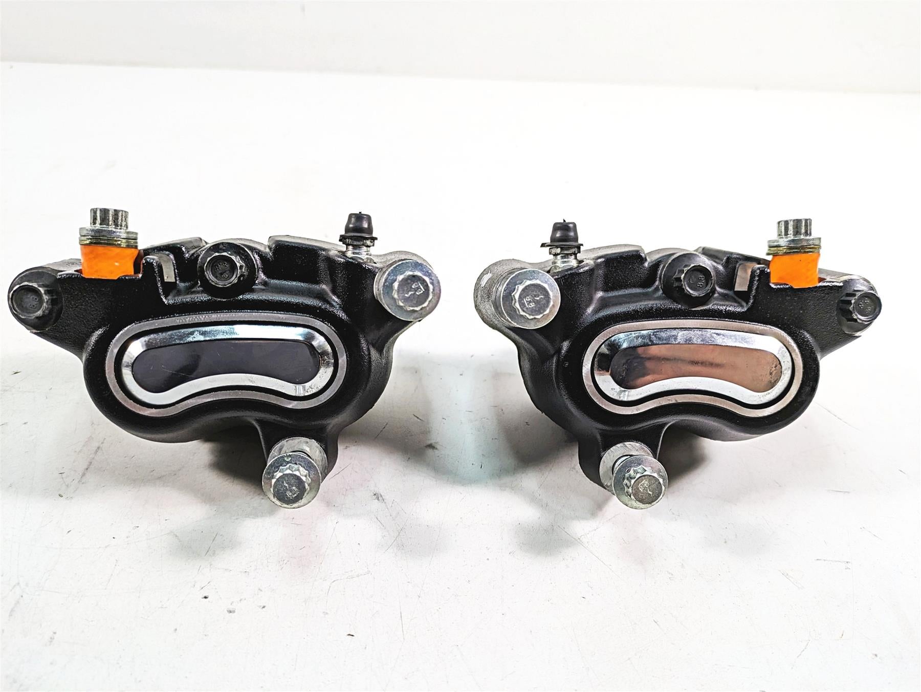 2009 Harley Dyna FXDFSE CVO Fat Bob Front Brake Caliper Set 44046-08 44047-08