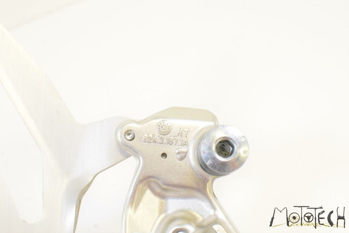 2017 Ducati Panigale 959 Right Rider Front Footpeg Foot Peg Rest 82431871A {{ shop.shopifyCountryName }} - Mototech271