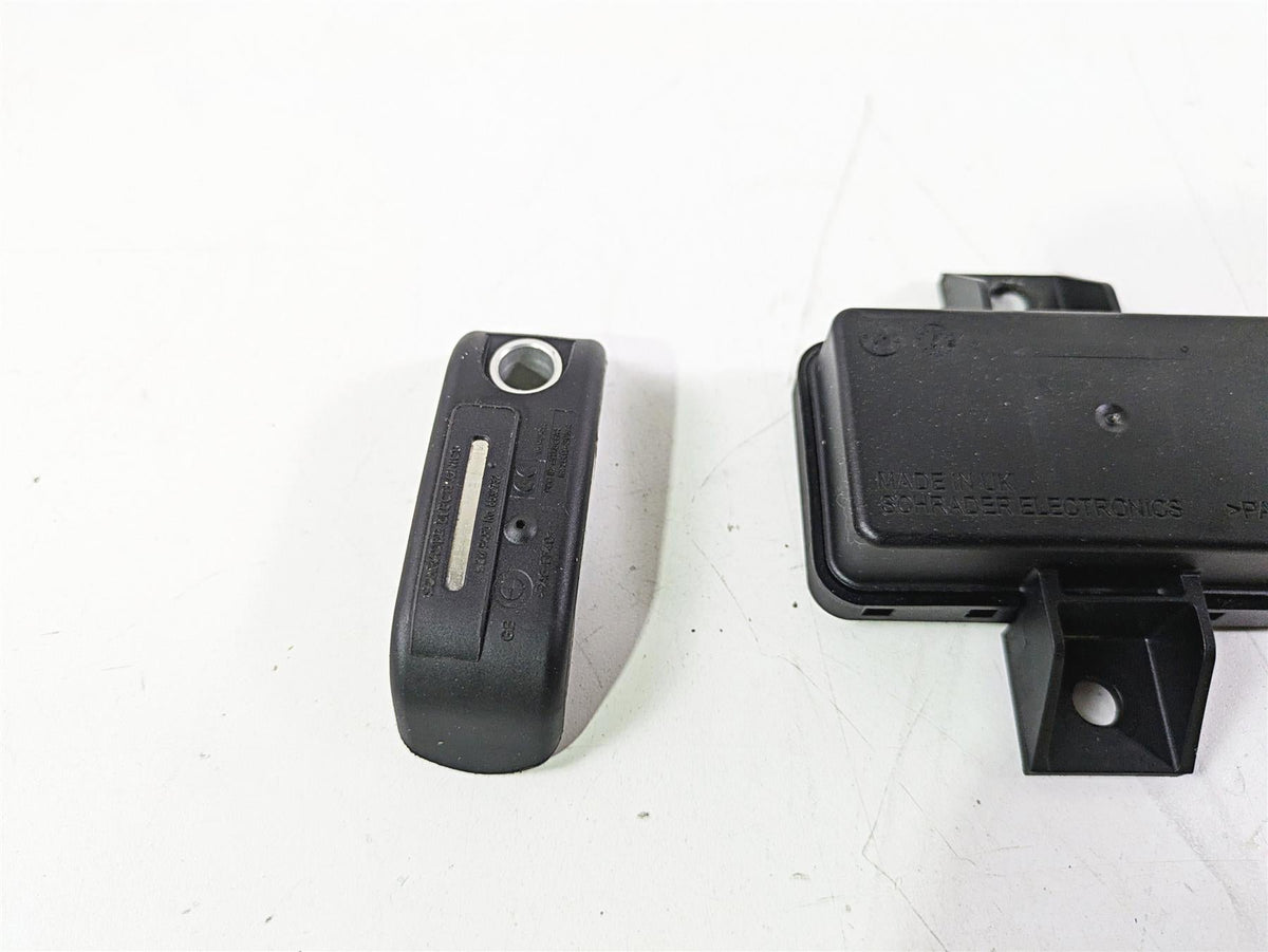2016 BMW R1200RS K54 Tire Pressure Sensors & Rdc Module 36318532732 65758546222 {{ shop.shopifyCountryName }} - Mototech271