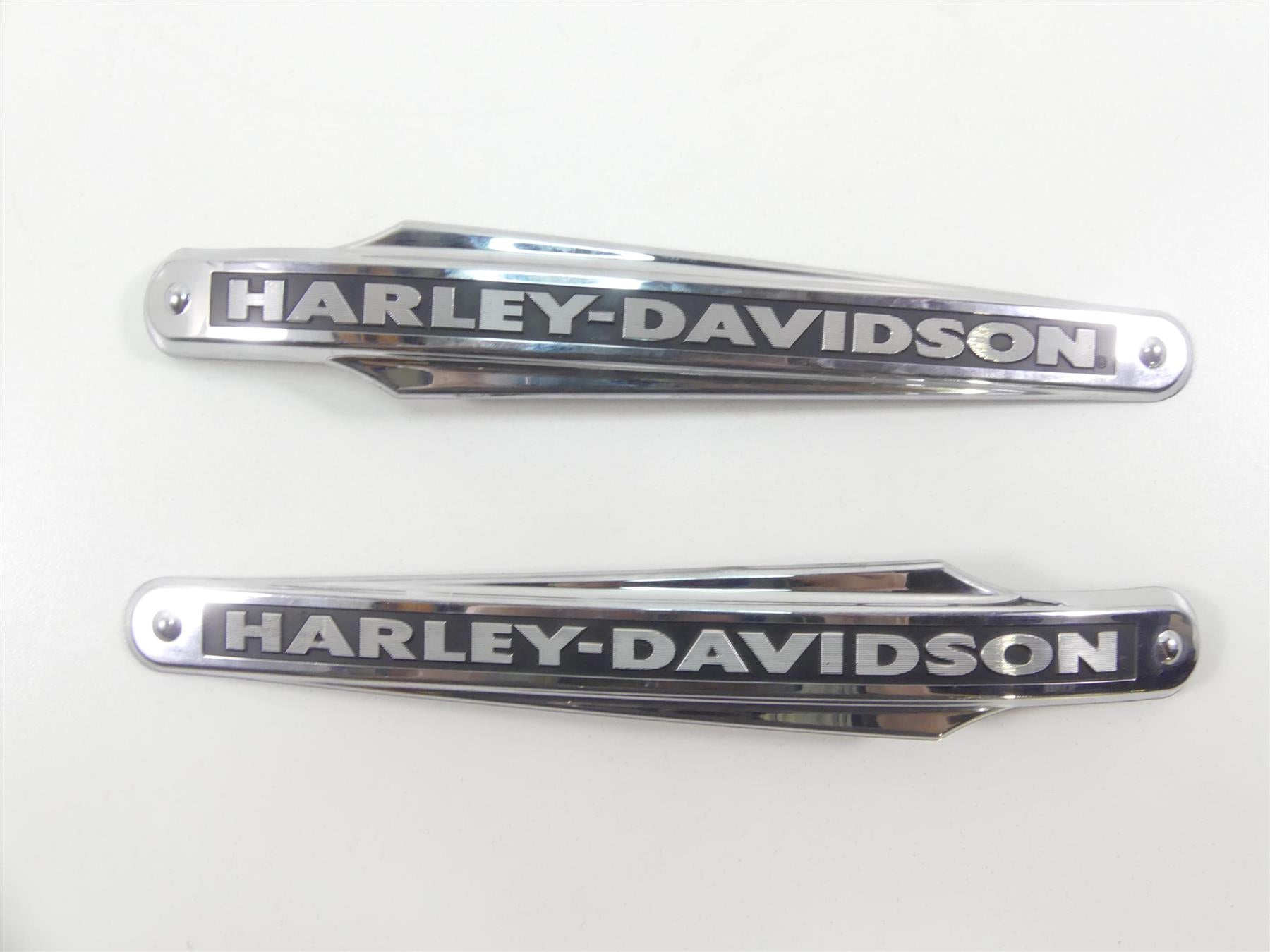 2009 Harley Dyna FXDF SE CVO Fat Bob Tank Emblem Badge Set 62341-09 62342-09 {{ shop.shopifyCountryName }} - Mototech271