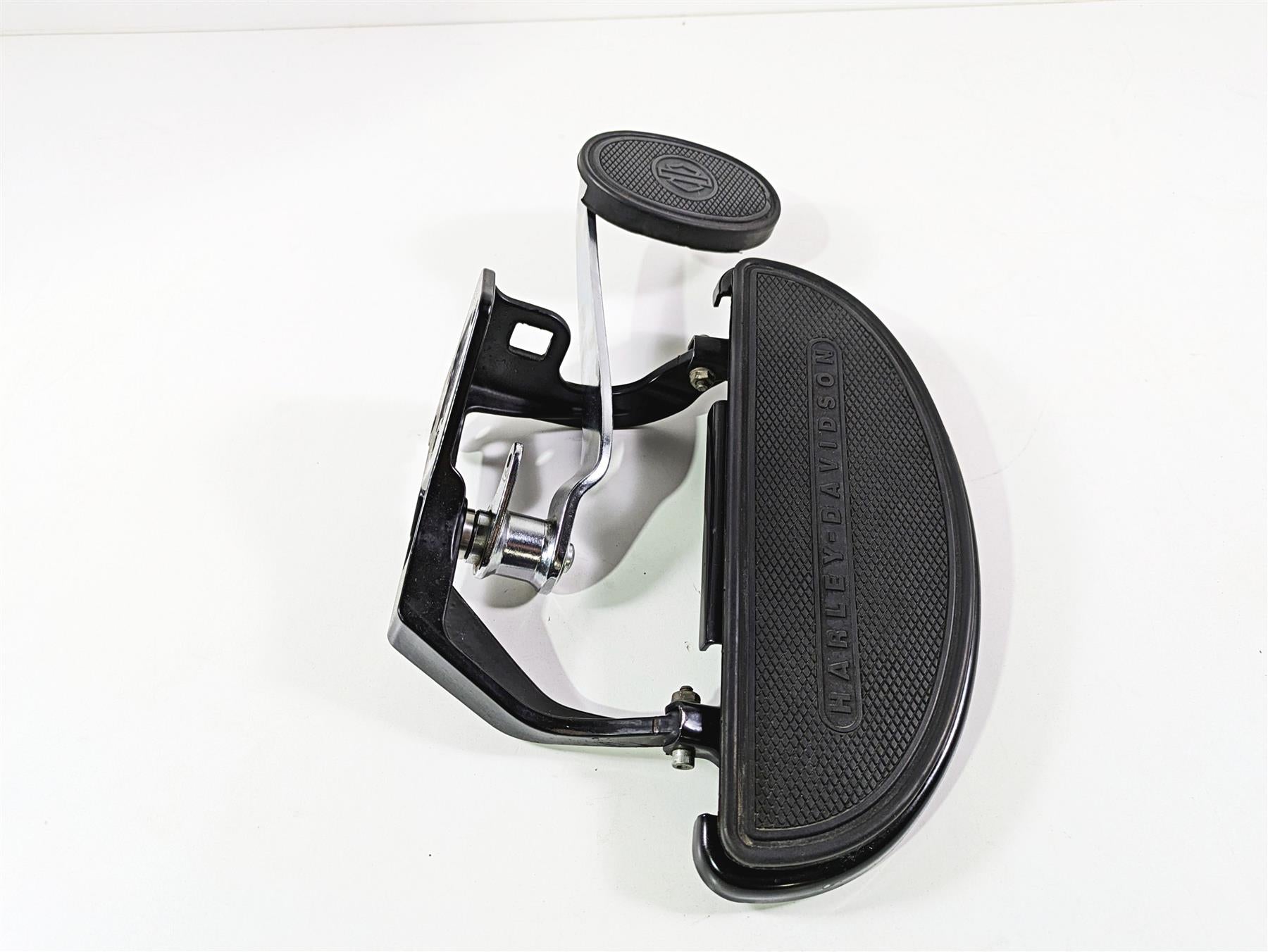 2009 Harley FLSTSB Cross Bones Right Floor Board & Brake Pedal - Read 50600026 {{ shop.shopifyCountryName }} - Mototech271