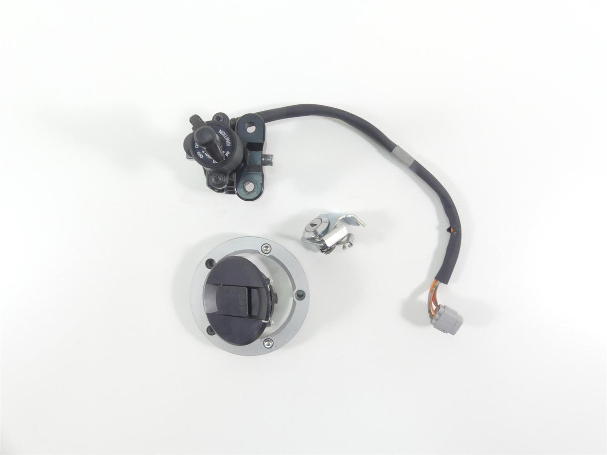 2022 Suzuki GSXR750 Ignition Switch Key Lock Fuel Tank Cap Set 37101-40822 {{ shop.shopifyCountryName }} - Mototech271