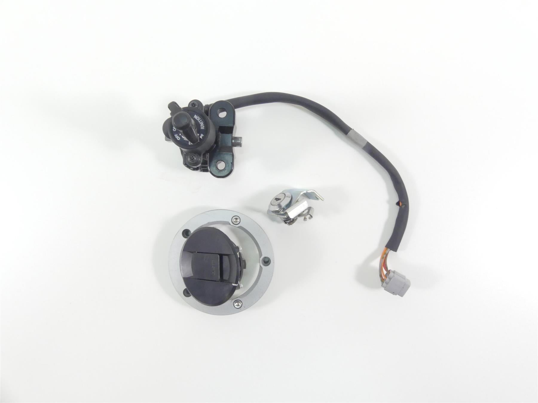 2022 Suzuki GSXR750 Ignition Switch Key Lock Fuel Tank Cap Set 37101-40822 {{ shop.shopifyCountryName }} - Mototech271