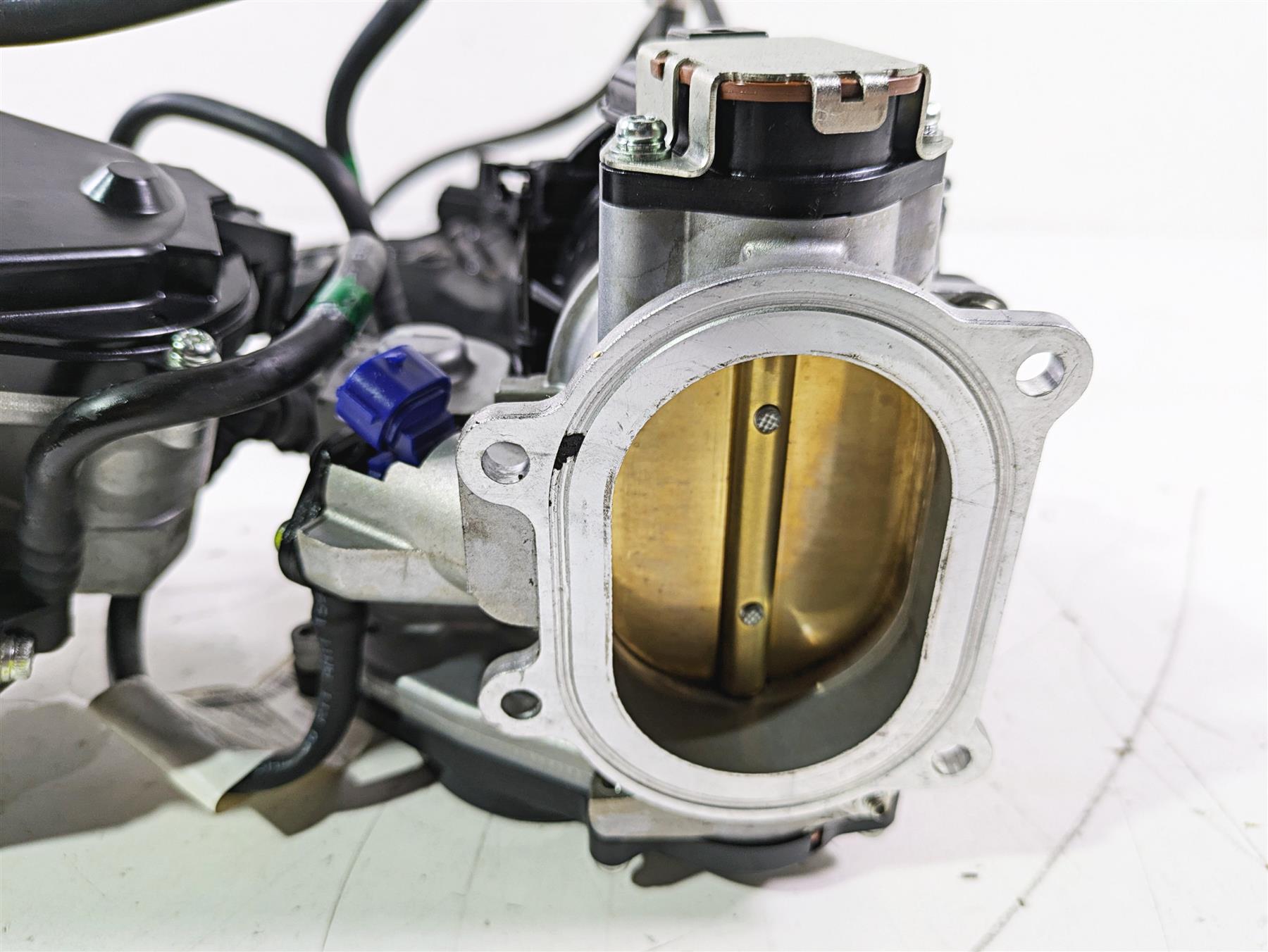 2015 Ducati Panigale 1299 S Throttle Body Set & Air Box Cover 28240893A {{ shop.shopifyCountryName }} - Mototech271