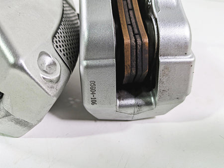 2006 Harley VRSCR Street V-Rod Front Brake Caliper Set Silver 44505-06A 44506-06 {{ shop.shopifyCountryName }} - Mototech271